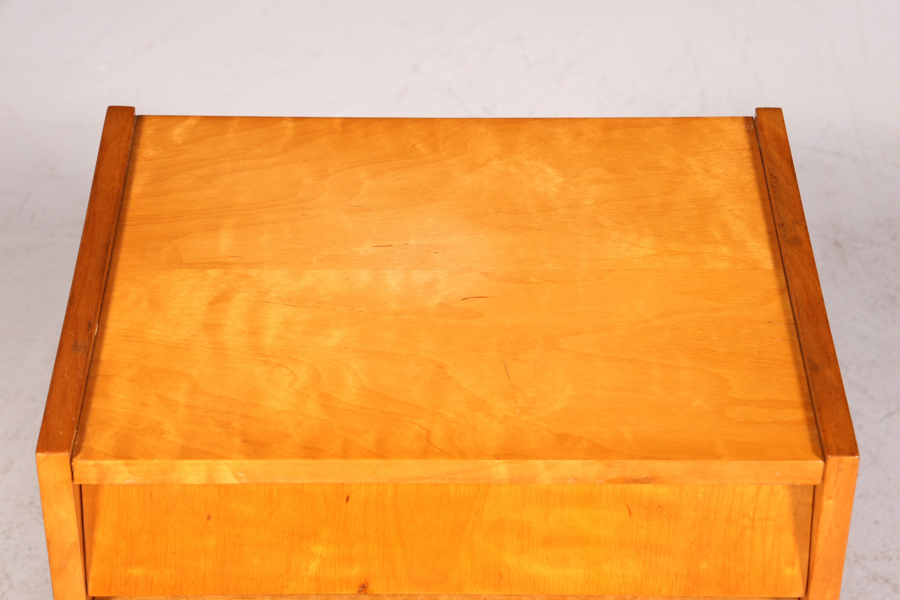 Schlichte Mid Century Kommode Vintage Klappschränkchen Danish Design Nachttisch 2 von 2