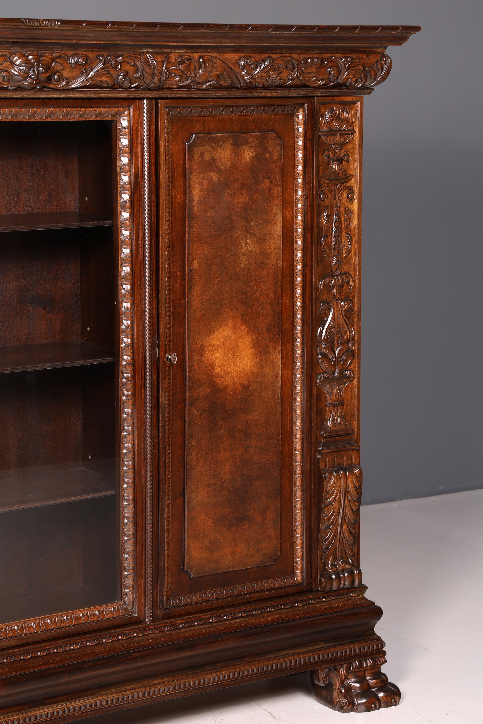 Wunderschöner Neorenaissance Bücherschrank Antik Vitrine Herrenzimmer Gründerzeit Schrank Regal Vintage
