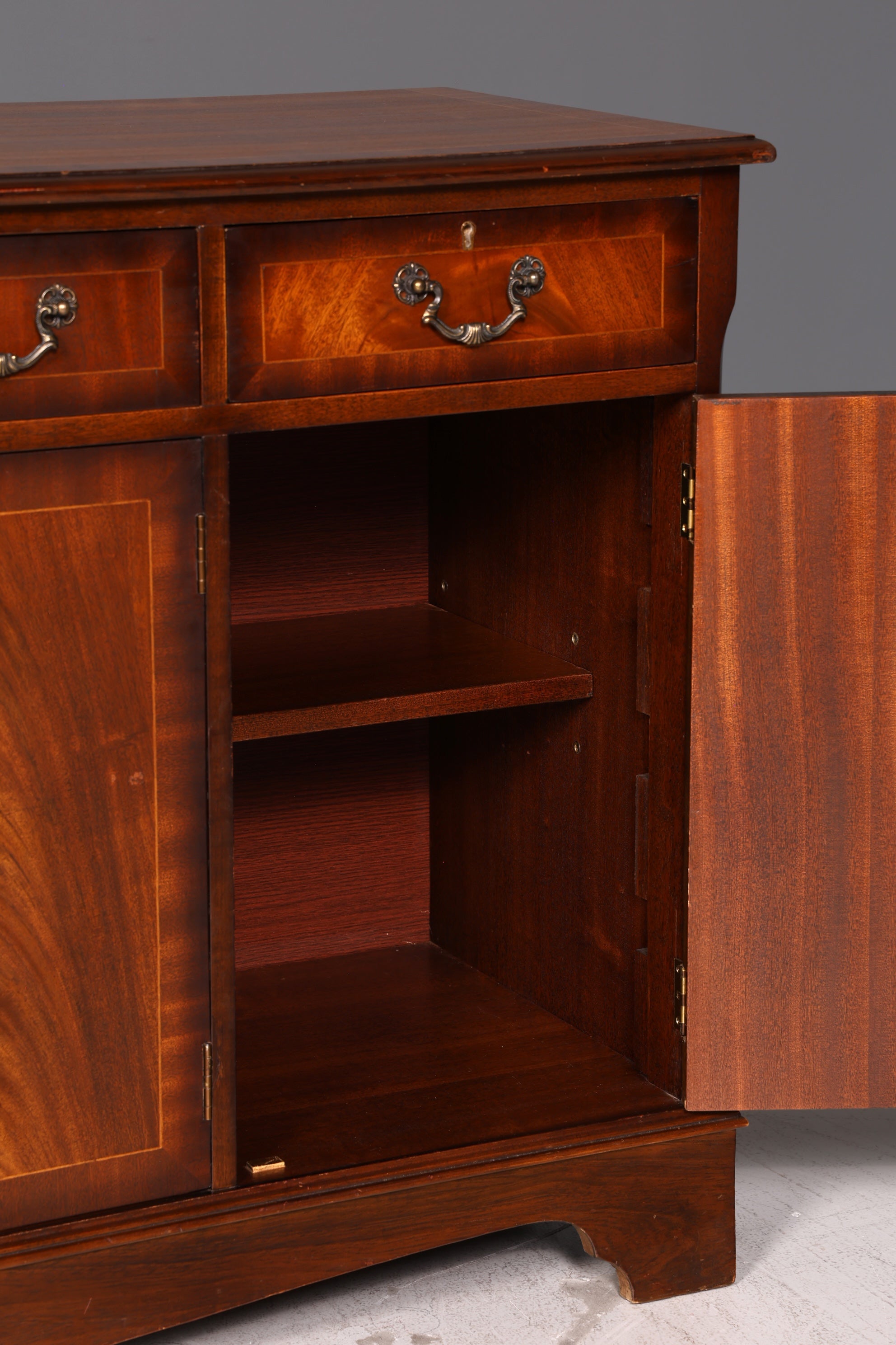 Wunderschönes Englisches Sideboard Mahagoni Schrank 60er Buffetschrank Kommode Anrichte Vintage