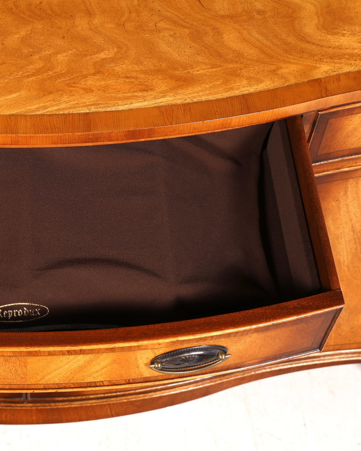 Wunderschönes Bevan Funnell Englisches Sideboard Reprodux Buffetschrank Kommode Anrichte