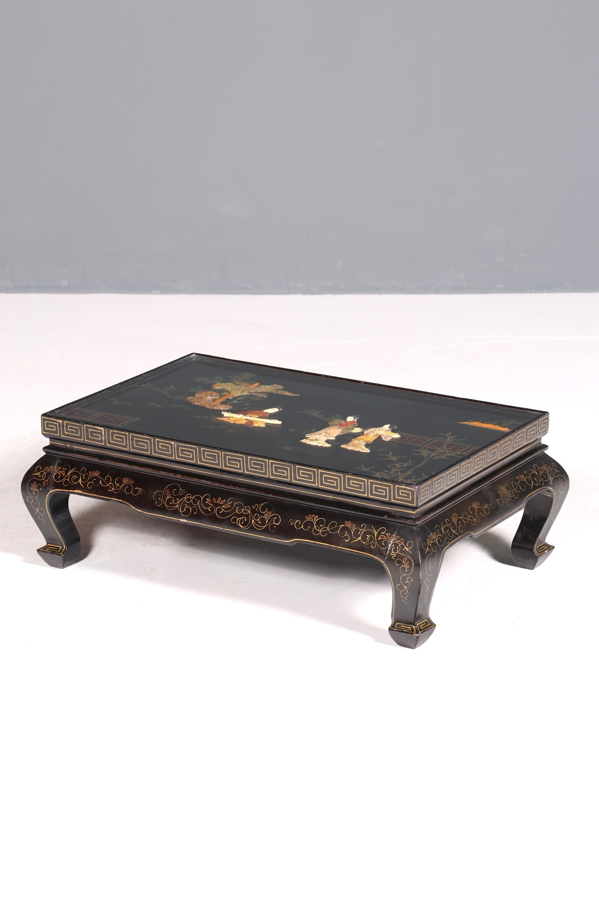 Traumhafter Chinesischer Couchtisch Asia Tisch Ablagetisch mit Asiatischen Motiven