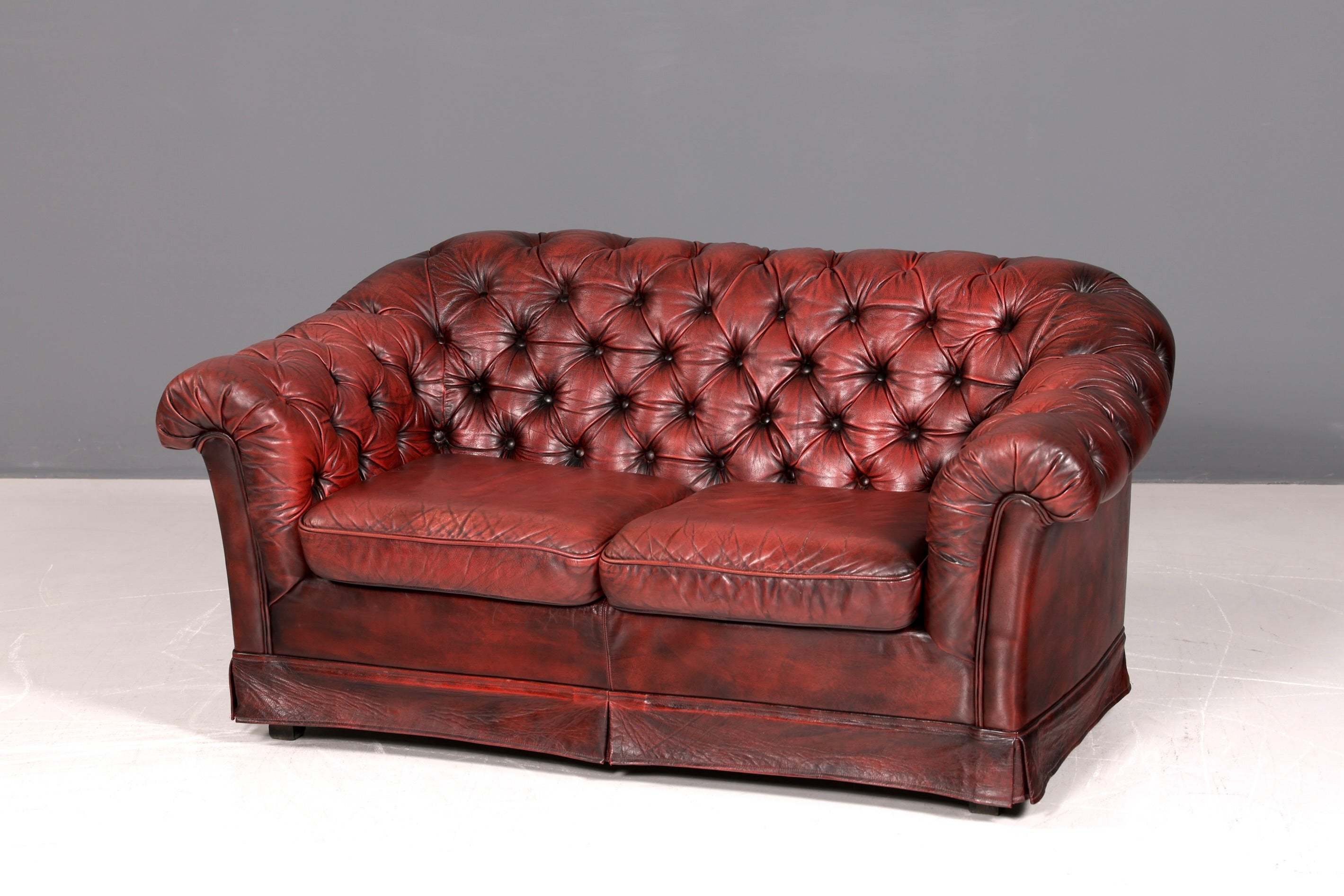 Wunderschönes Original Chesterfield 2-Sitzer Sofa Englische Leder Couch England Polstersofa Antik