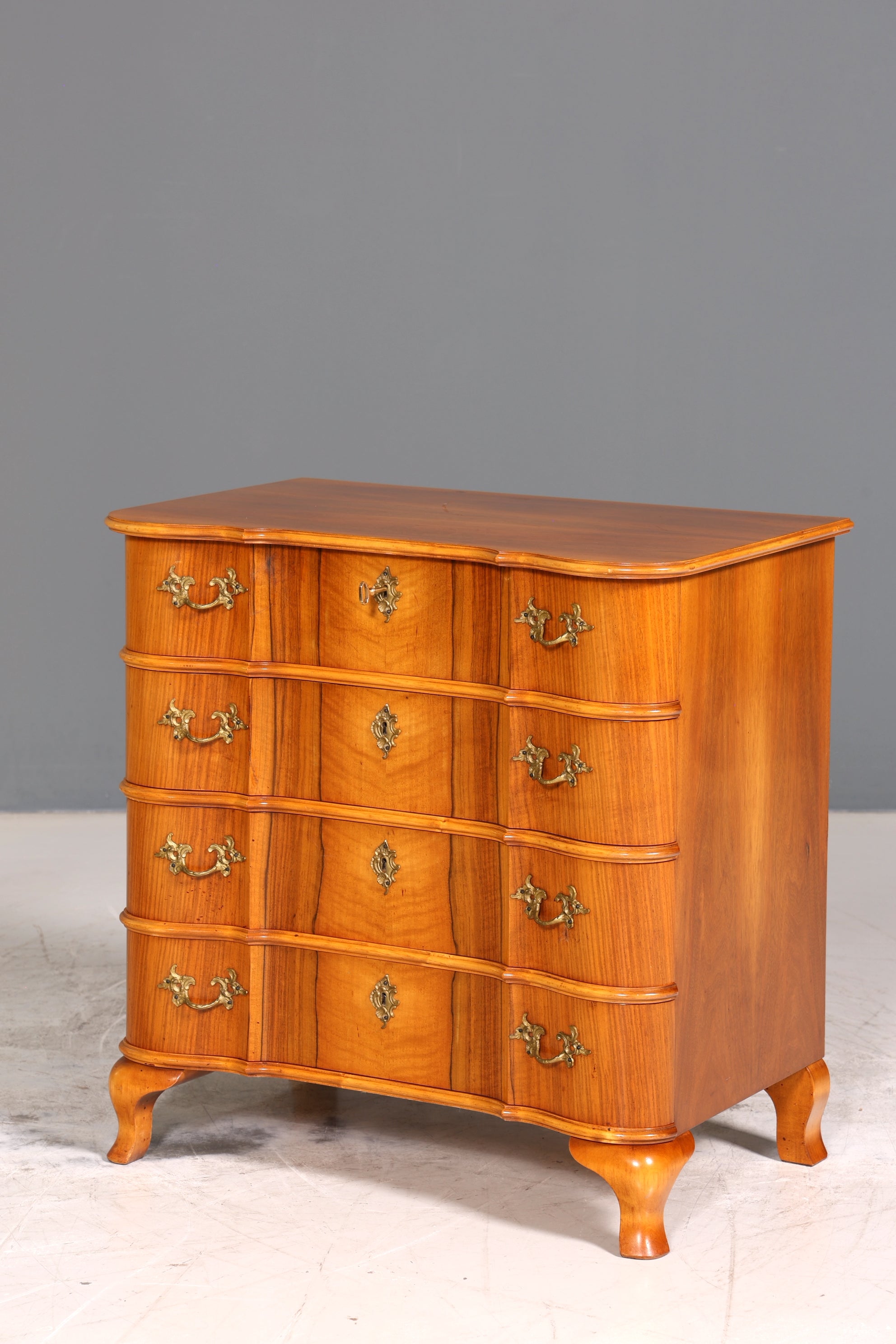 Wunderschöne geschwungene Kommode im Barock Stil Sideboard Englisch Schubladenkommode