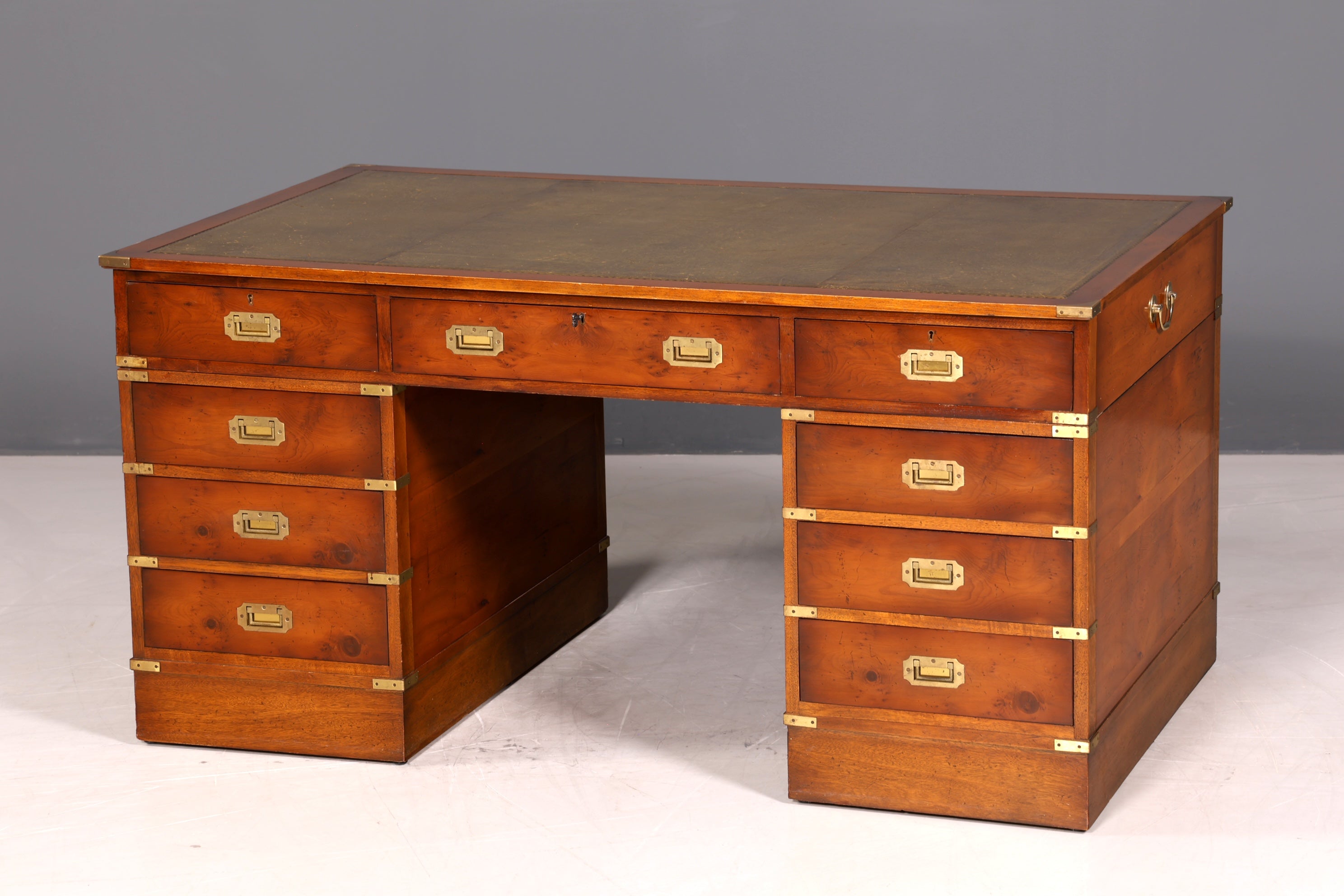 Wunderschöner Maritimer Schreibtisch Englischer Military Chest Bürotisch Office Table