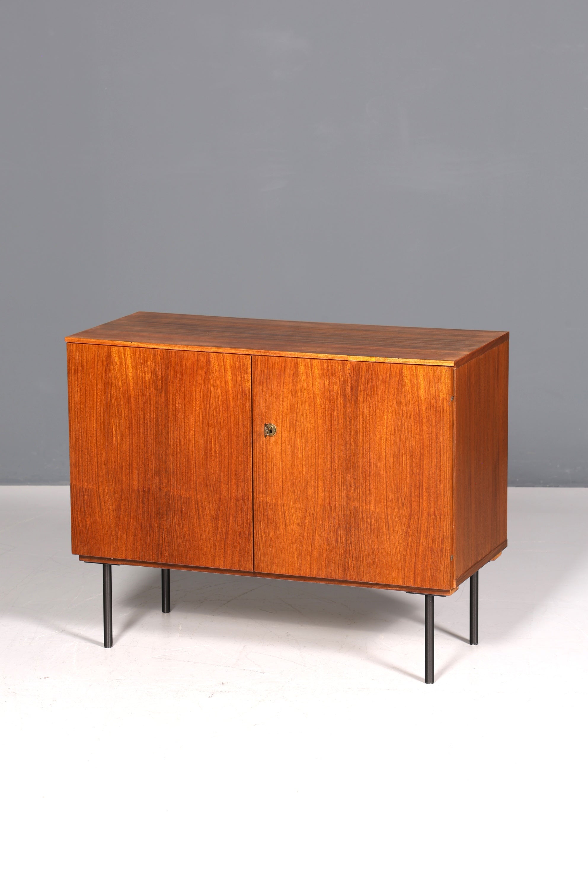 Wunderschöne Mid Century Kommode Danish Design Schrank Flurkommode TV Kommode