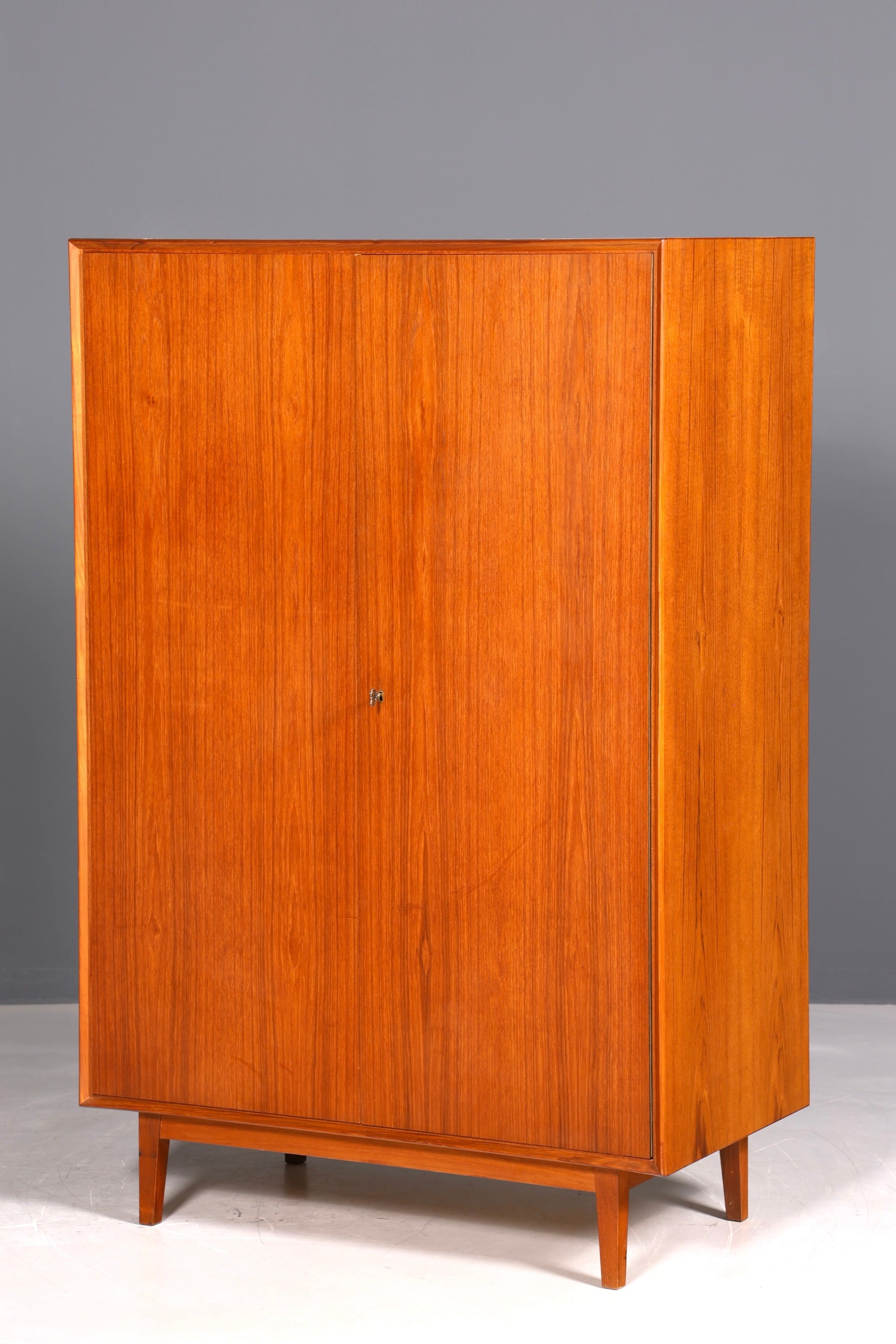 Traumhafter Mid Century Kleiderschrank Danish Design Teak Holz Vintage Schrank Retro Wäscheschrank