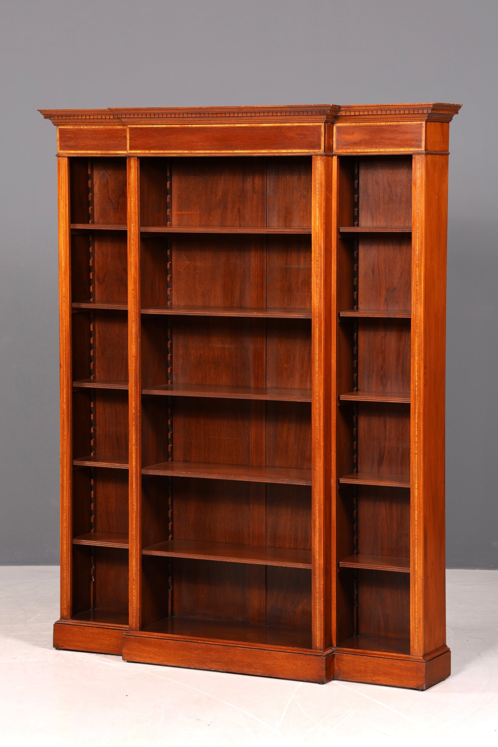 Traumhaftes Englisches XXL Bücherregal Antik Regal Bookshelf Buchablage 60s