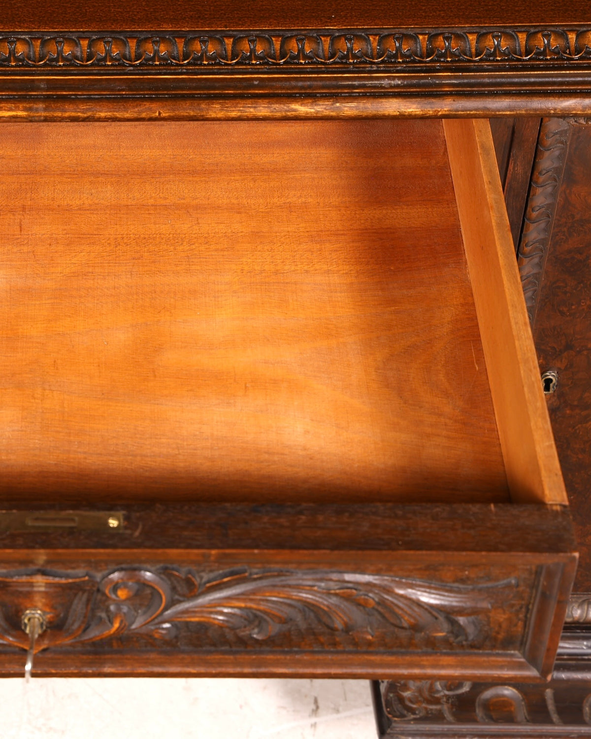 Imposing Neo-Renaissance desk, gentleman&
