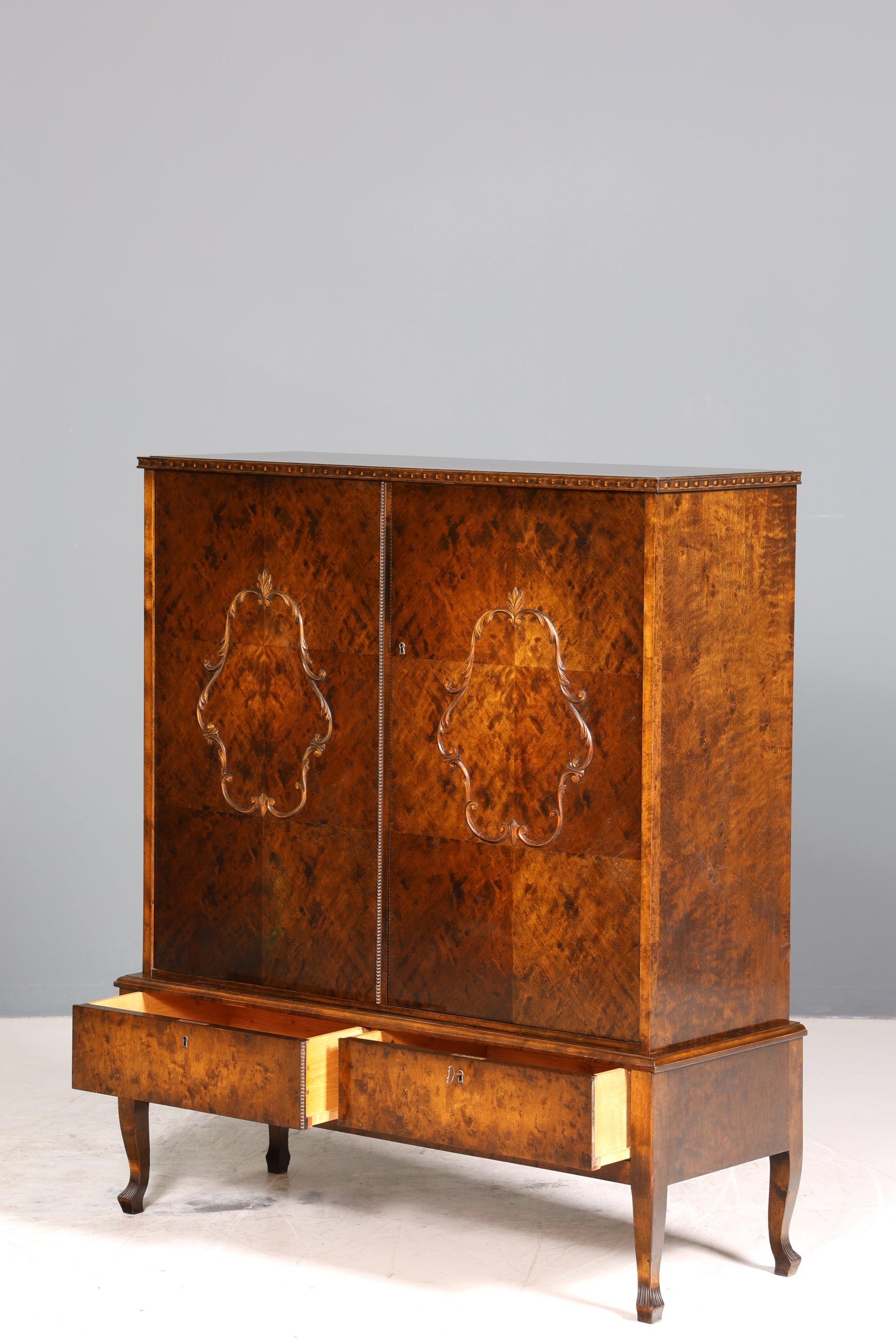 Stilvoller Chippendale Schrank Barock Stil Vertiko Highboard Antik 50s 60s Kommode