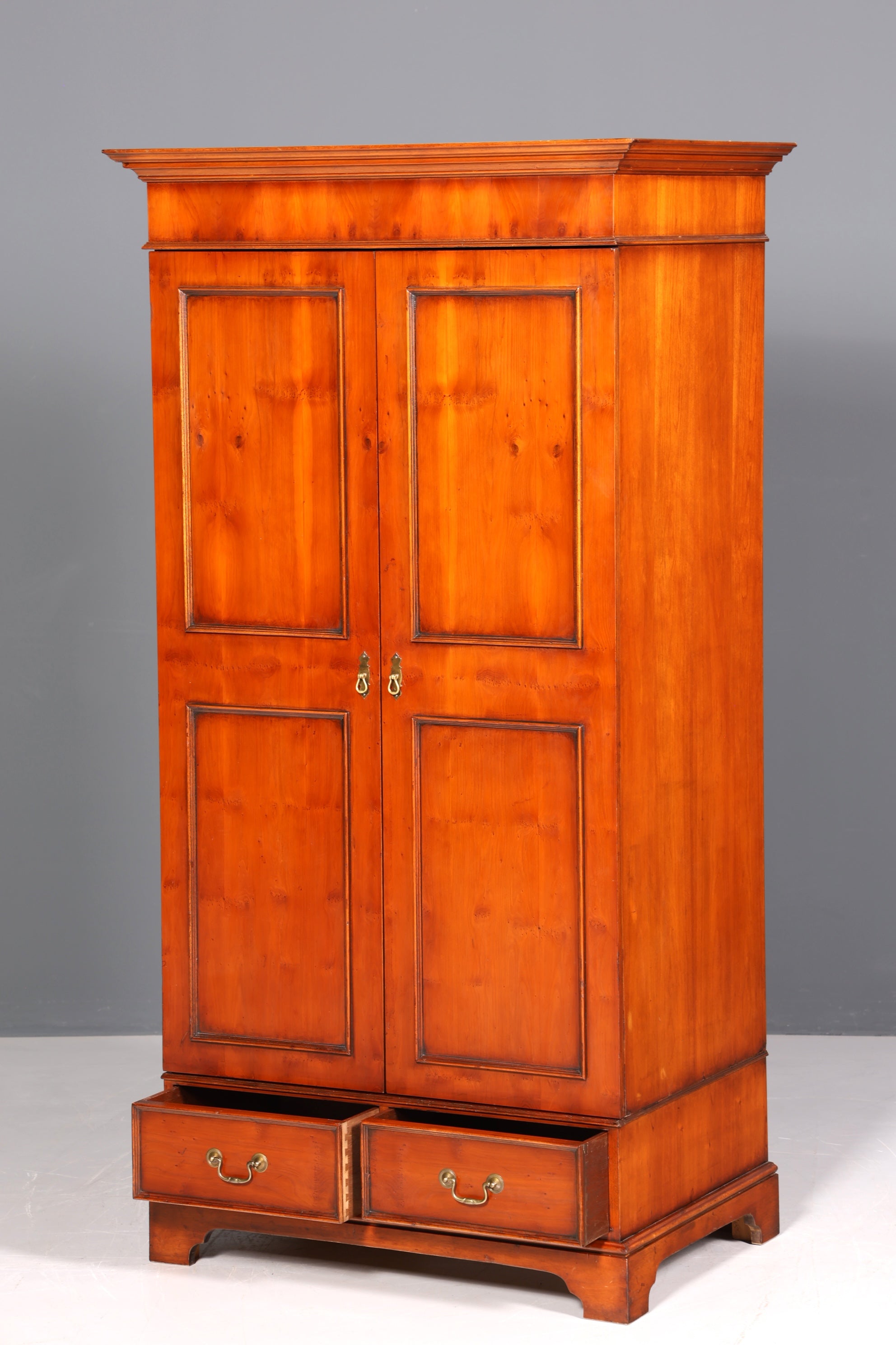 Wunderschöner Englischer Schrank Rosjohn Reproductions Kleiderschrank Englisch Antik Wäscheschrank 60s Dielenschrank
