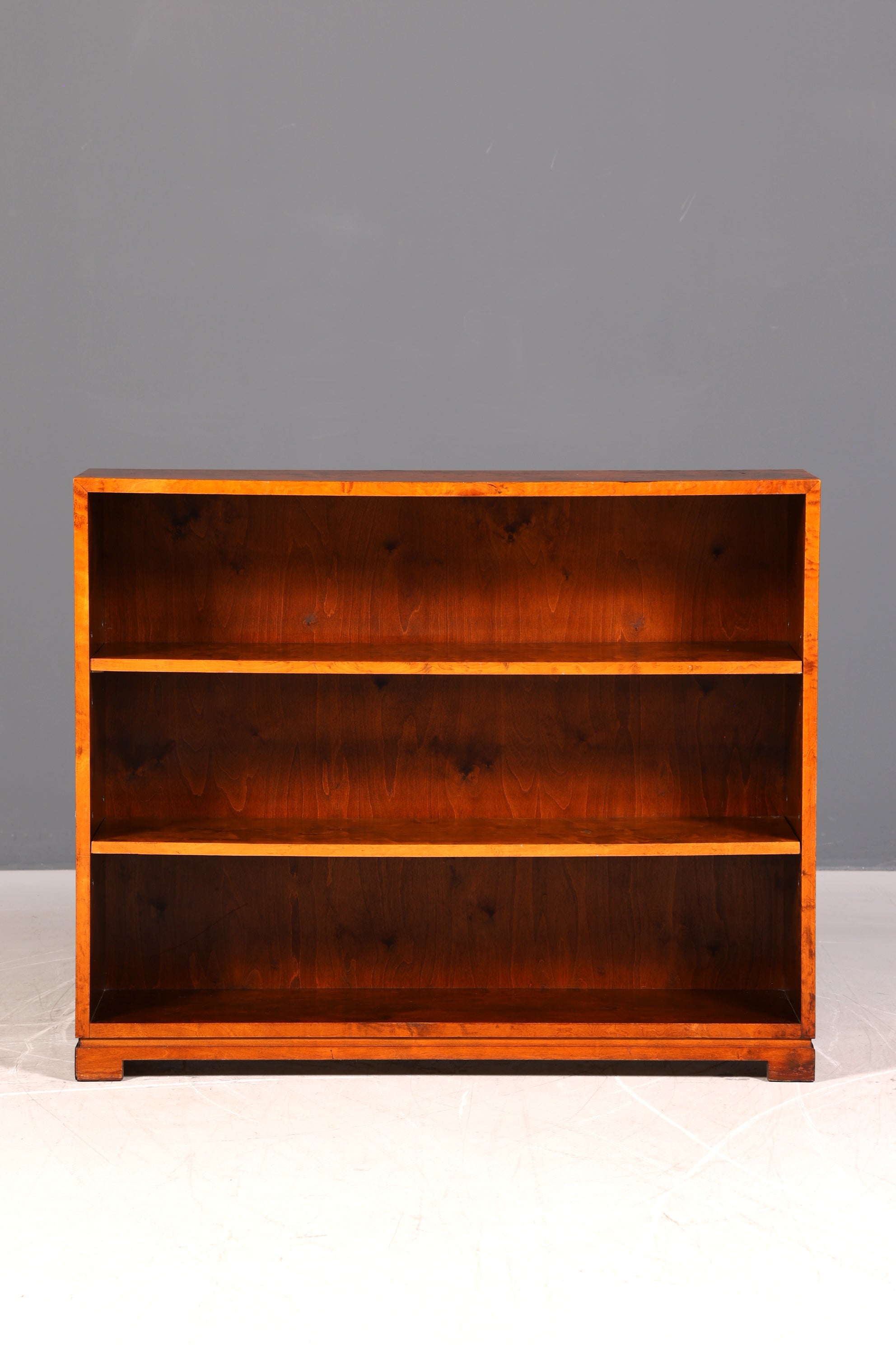 Wunderschönes Art Deco Stil Regal um 1940 Bücherregal Echt Holz Buchablage Vintage