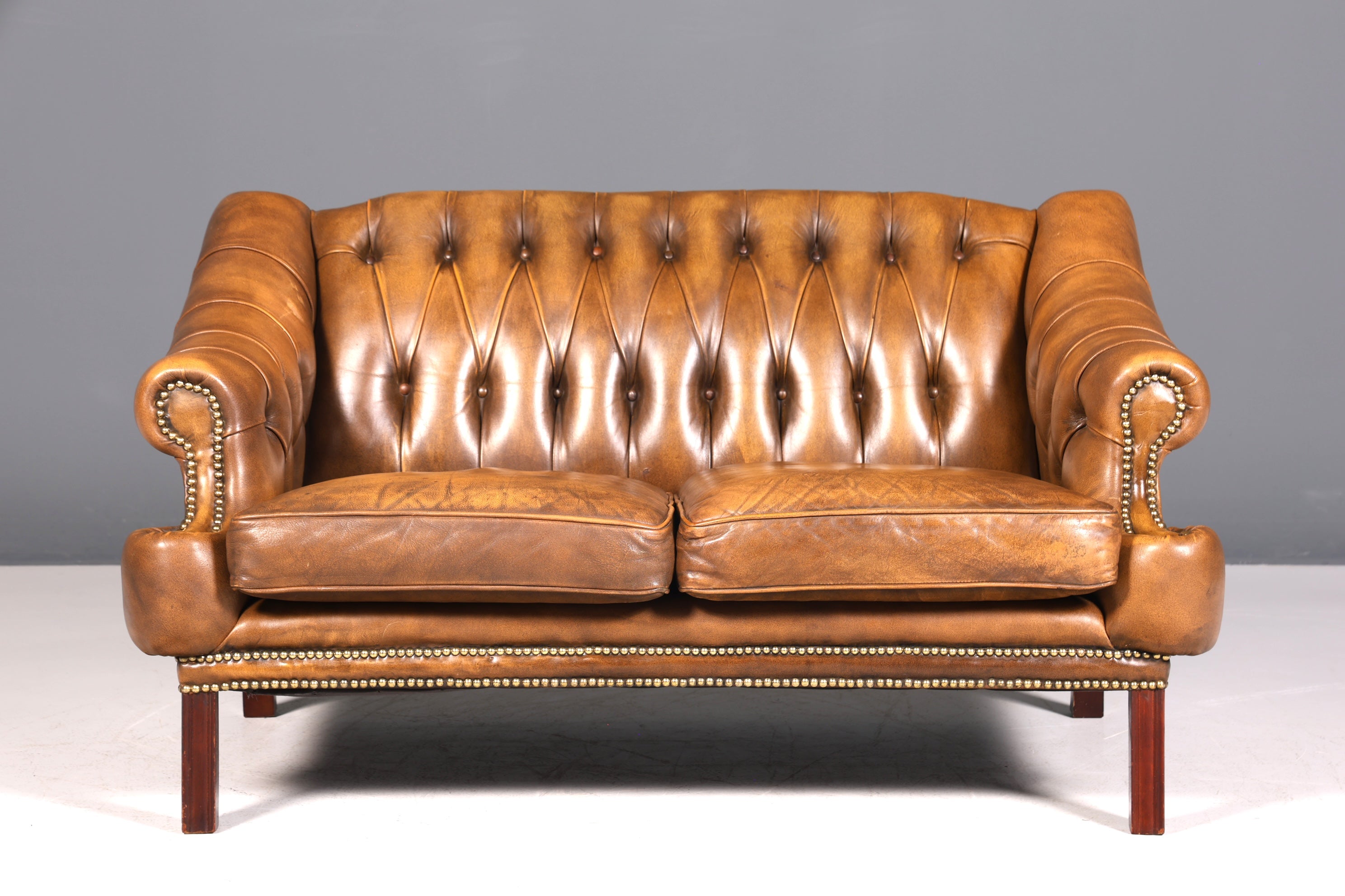 Wunderschönes seltenes Original Chesterfield Sofa 2-Sitzer Couch England Polstersofa