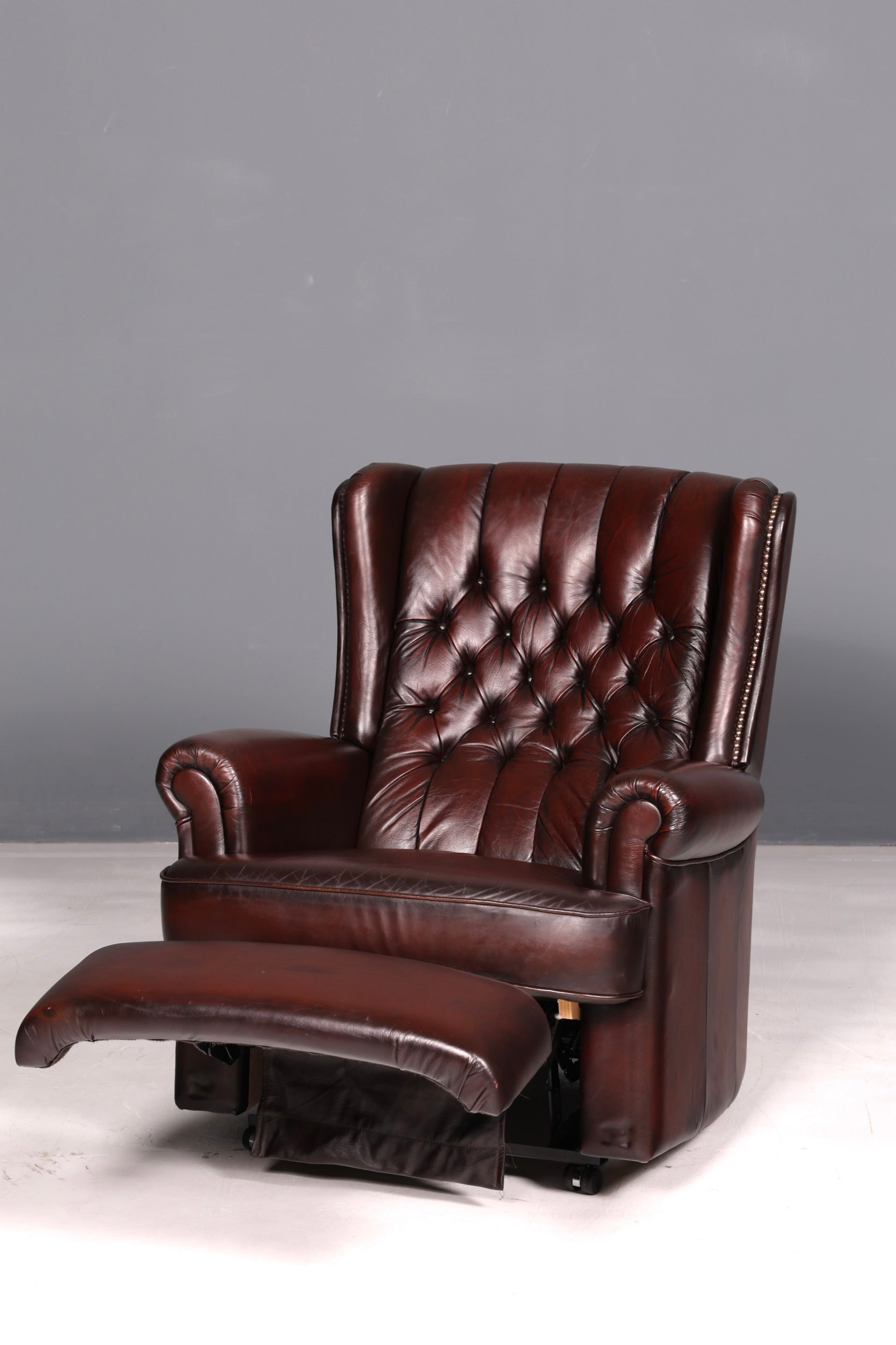 Edler Chesterfield Ohrensessel Relaxsessel Echtleder Braun Fernsehsessel Ruhesessel Ledersessel