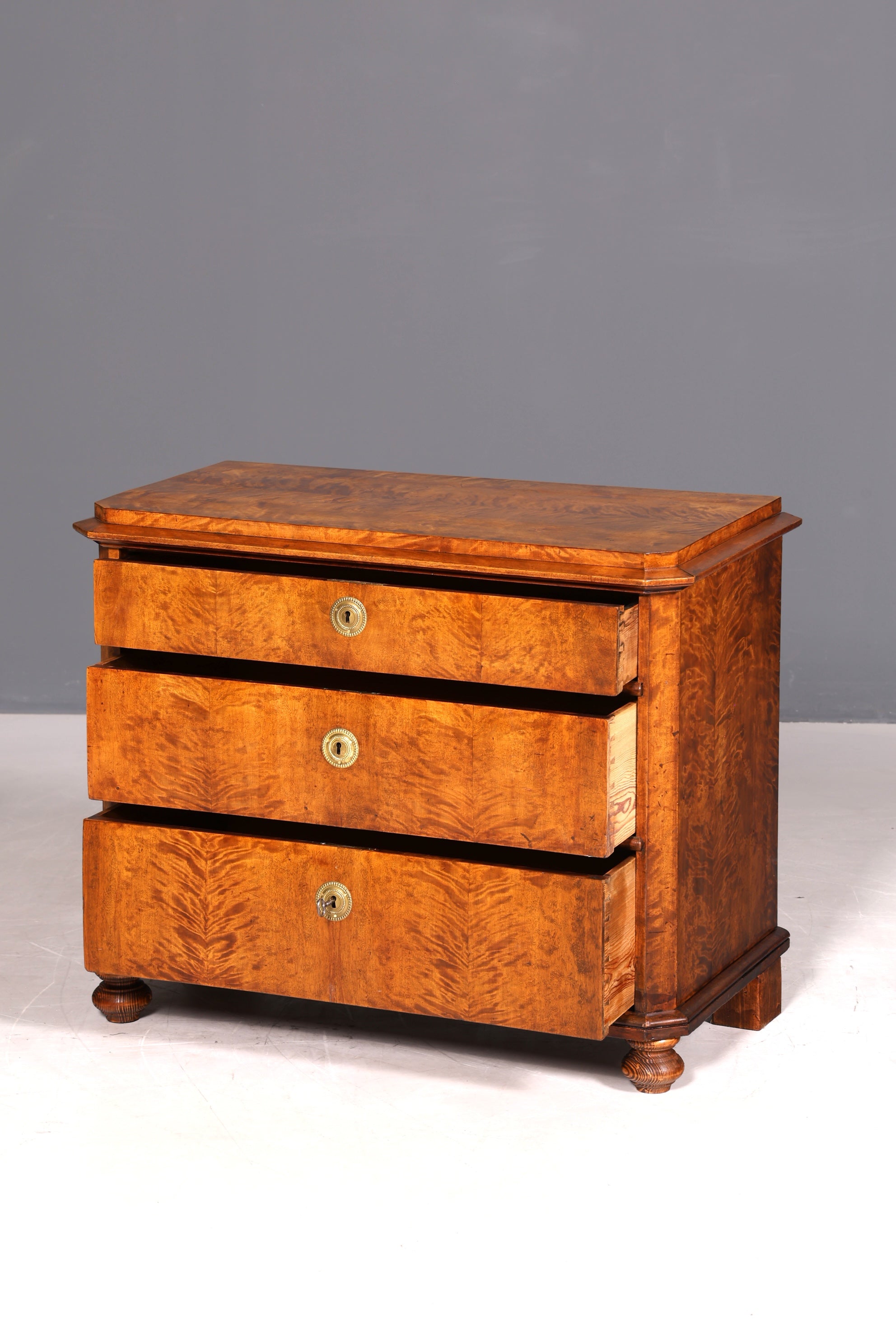 G327 Finish Wunderschöne Gründerzeit Kommode Jugendstil Antik Sideboard Schubladenkommode Wäschekommode (Kopie)