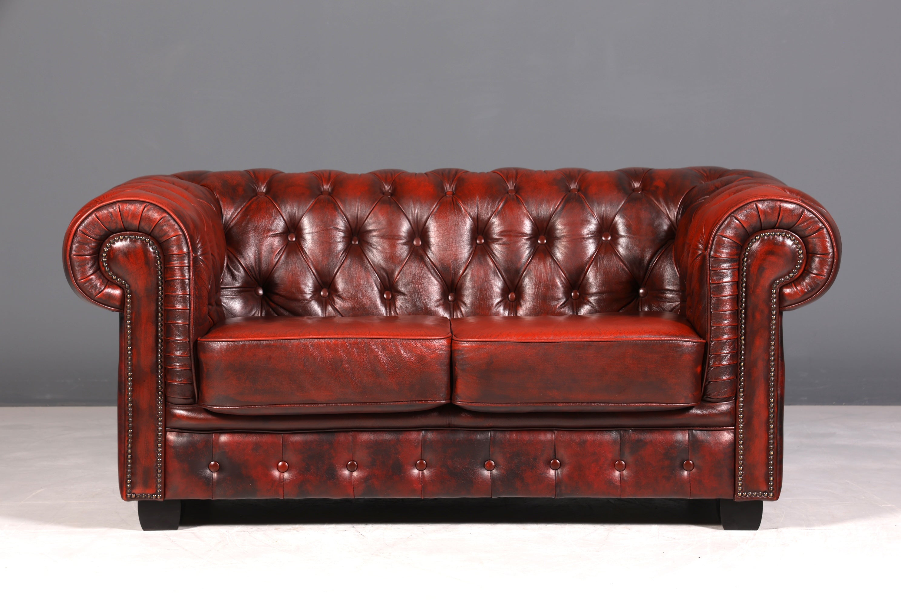 F953 Finish cm Wunderschönes Original Chesterfield 2er Sofa Englisch Oxblood Leder 2- Sitzer Couch