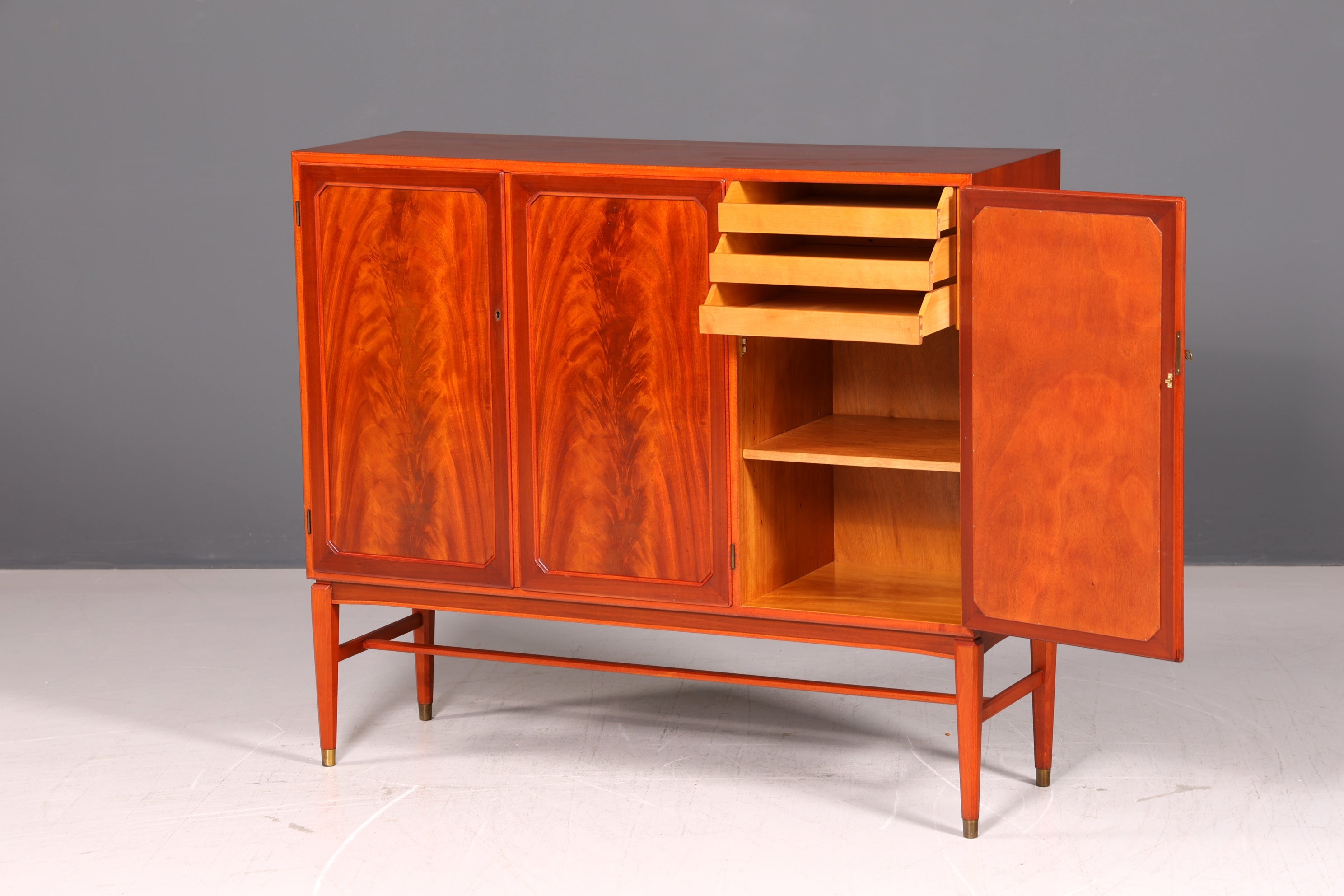 Wunderschöner Mid Century Schrank Highboard Vintage Wäscheschrank Aktenschrank Kommode 60er Massiv Holz Retro Skandinavisch