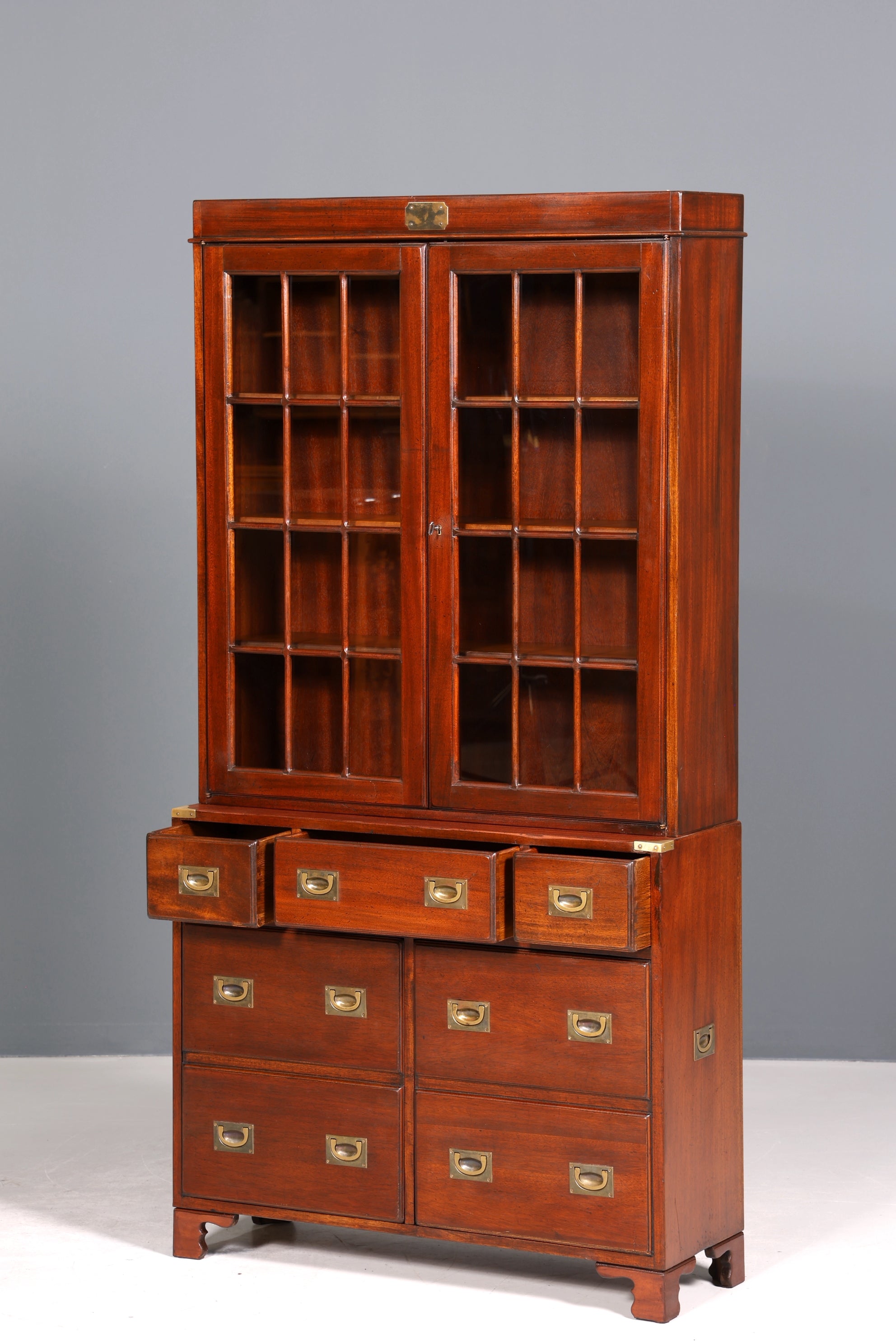 Wunderschöner Maritimer Vitrinenschrank Englischer Schrank echt Holz Bibliothek Englische Anrichte