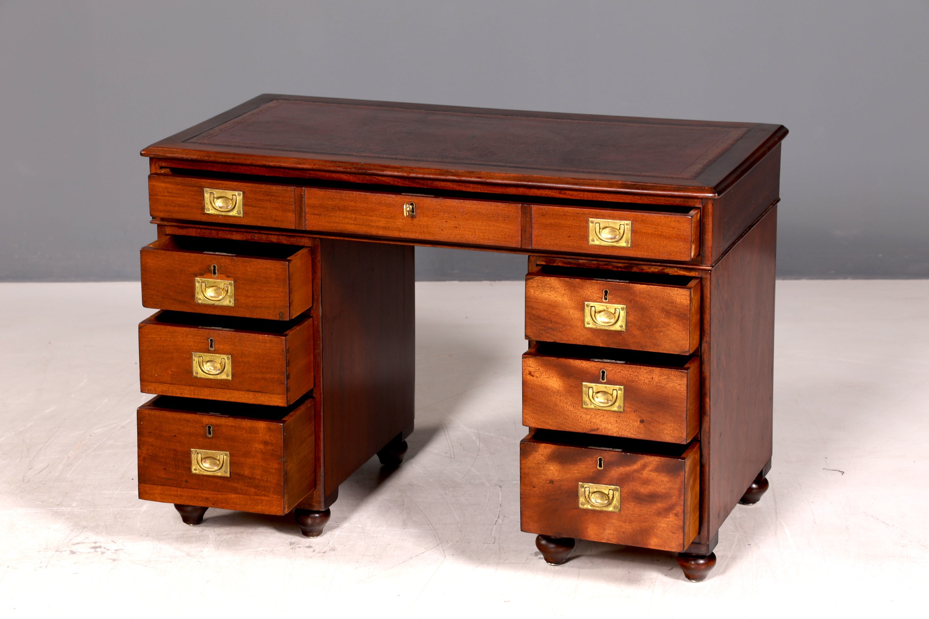 Edler Englischer Military Chest Schreibtisch Maritim Bürotisch Lederauflage Office Desk