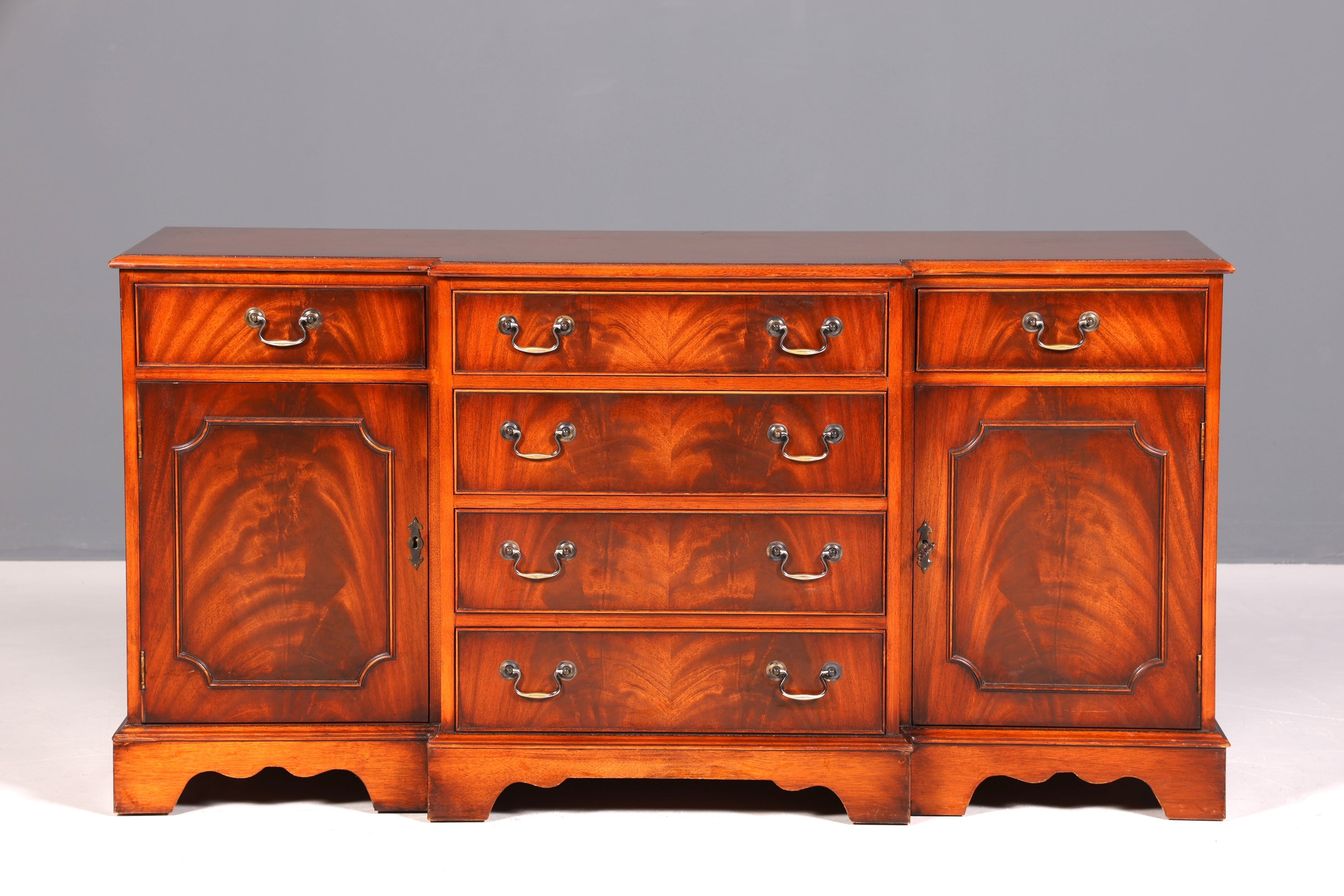 Wunderschönes Englisches Sideboard Mahagoni Schrank Antik 60s Buffetschrank Kommode