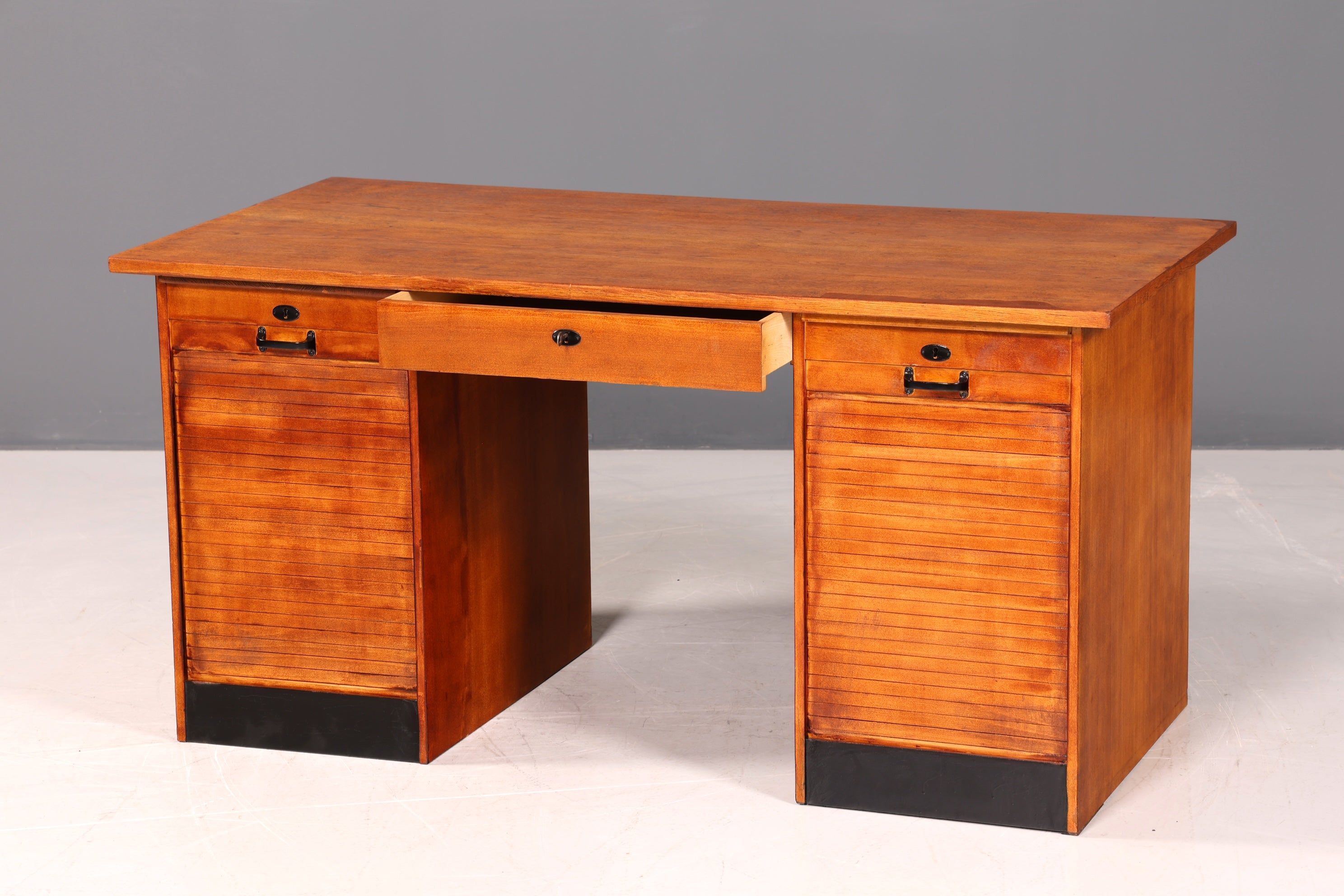 G226 Finish Wunderschöner Mid Century Schreibtisch Danish Design Bürotisch 60er Jahre Office Table (Kopie 2)