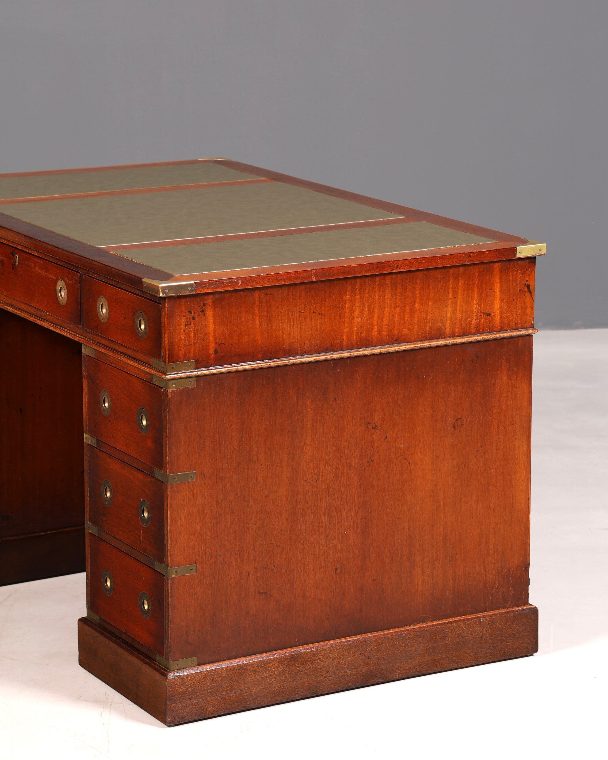 Edler Maritimer Schreibtisch Englischer Military Chest Bürotisch Office Table