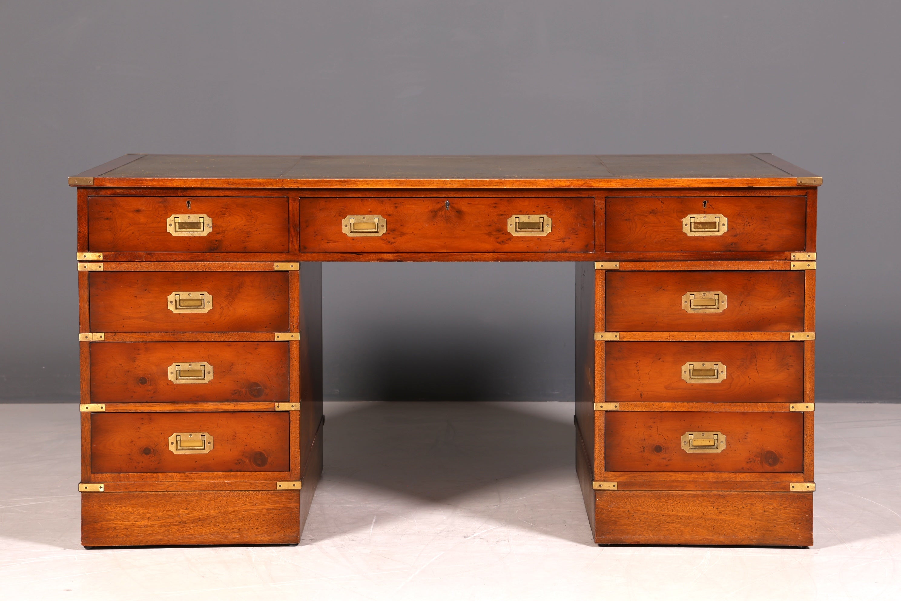 Wunderschöner Maritimer Schreibtisch Englischer Military Chest Bürotisch Office Table