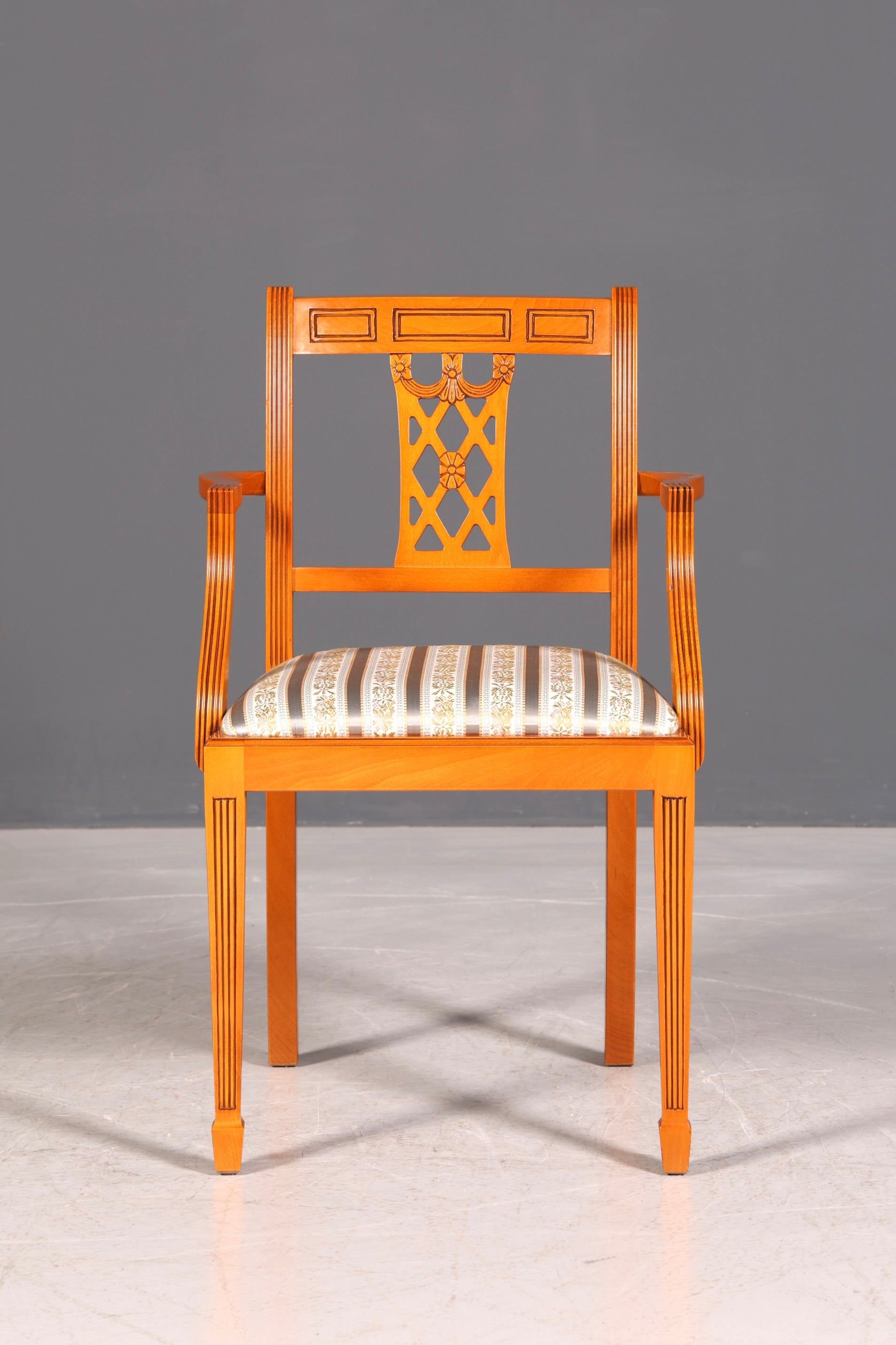 G058 Finish Wunderschöner Englischer Stuhl UK Küchenstuhl Antik Stil Sekretär Stuhl Polsterstuhl