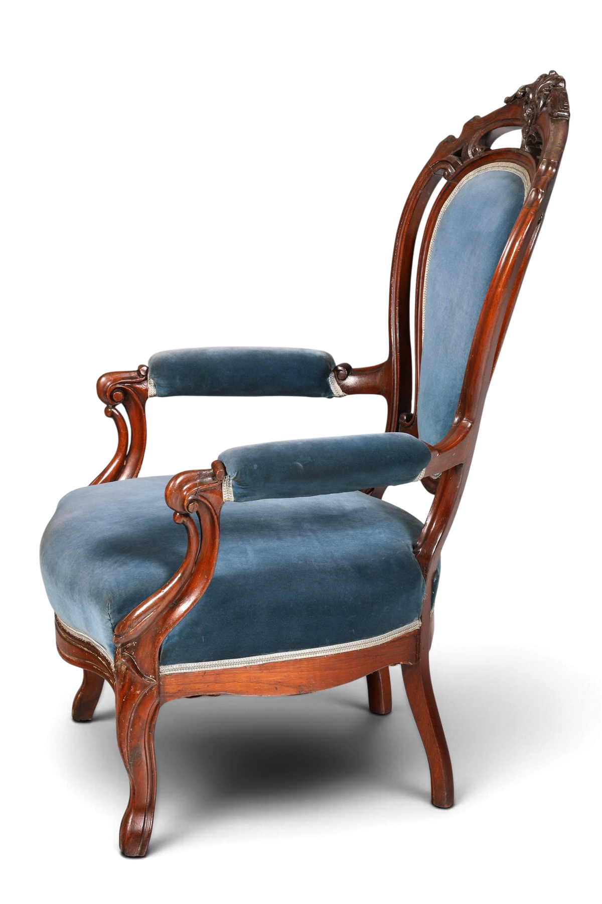 Hauptstadt Möblerei Louis Philippe Sessel im Biedermeier Stil mit blauem Samtbezug und dunklem Holzrahmen