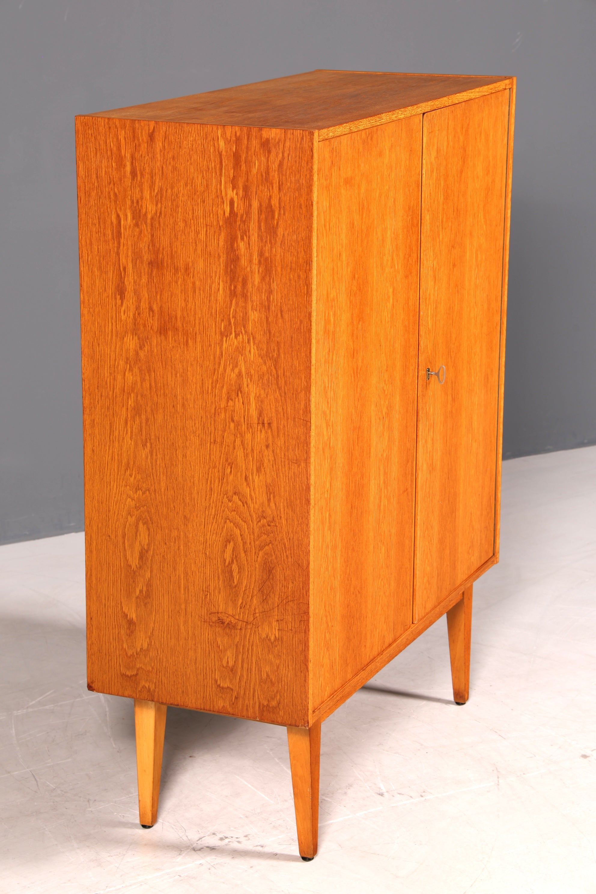 G572 Finish Wunderschöner Mid Century Schrank 60er Jahre Wäscheschrank Aktenschrank Kommode (Kopie 2)