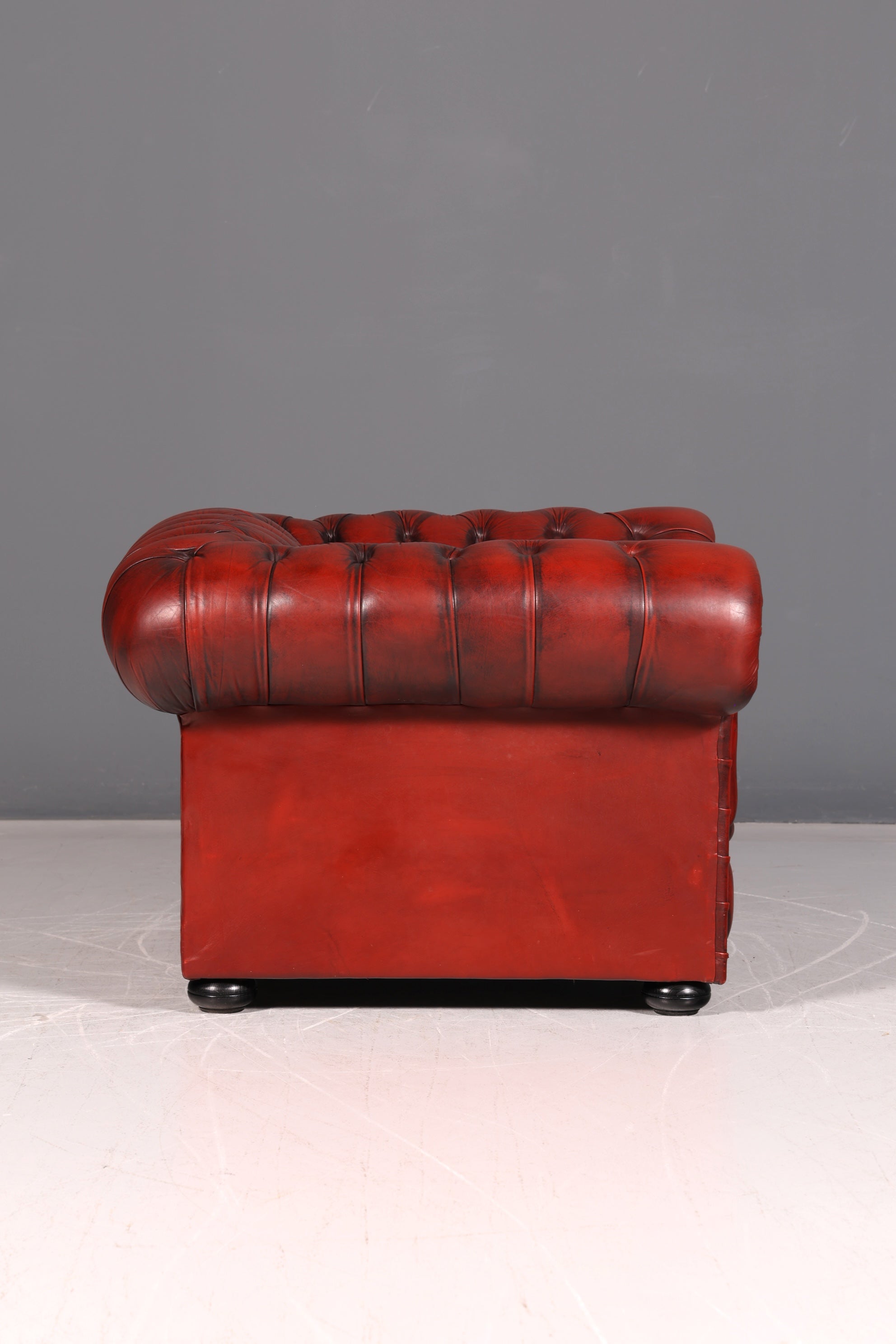 Stilvoller Original Chesterfield Sessel Oxblood Echtleder Englischer Armlehnsessel Herrensessel Antik Ledersessel