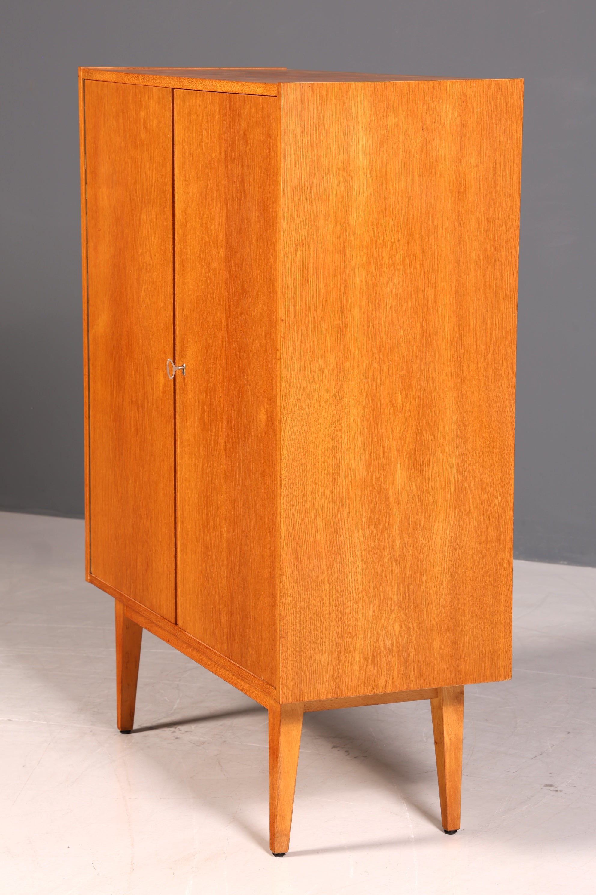 G578 Finish Wunderschöner Mid Century Schrank 60er Jahre Wäscheschrank Aktenschrank Kommode (Kopie 2)