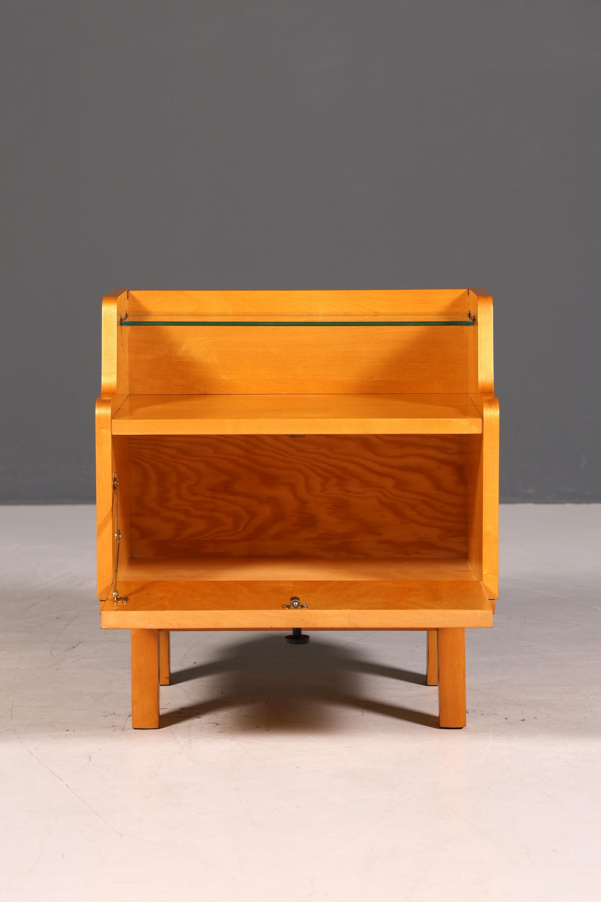 Schlichte Mid Century Kommode Vintage Klappschränkchen Danish Design Nachttisch 2 von 2