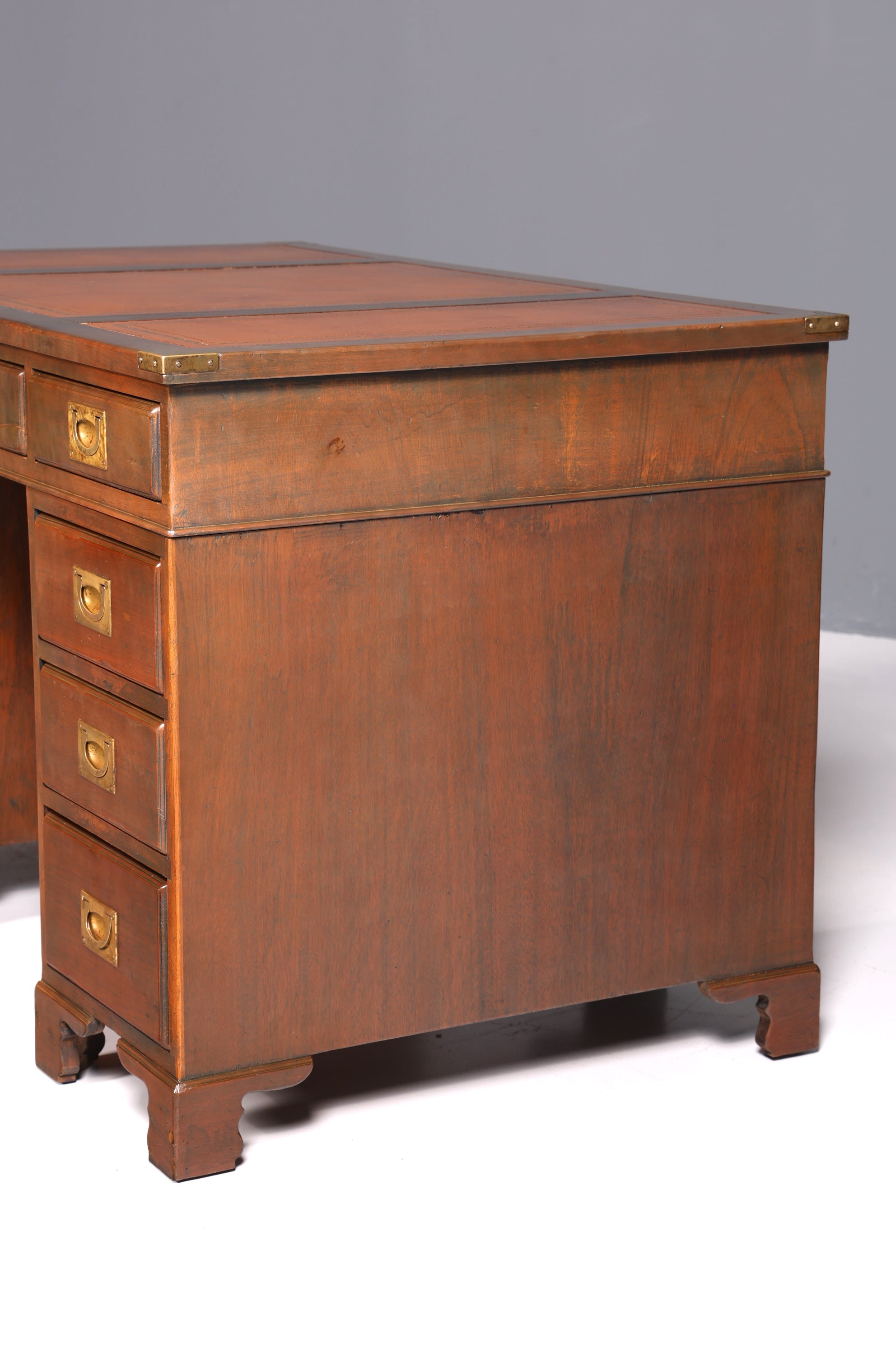 Traumhafter Maritimer Schreibtisch Englischer Military Desk Bürotisch Office Table mit echt Lederauflage