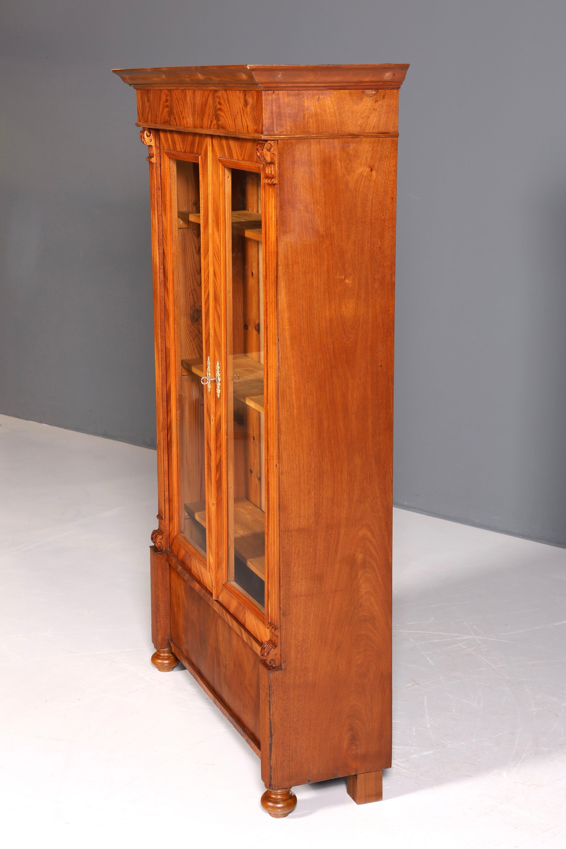 F860 Finish cm Edler Gründerzeit Vitrine um 1880 Schrank Antik Jugendstil Nussbaum Bücherregal
