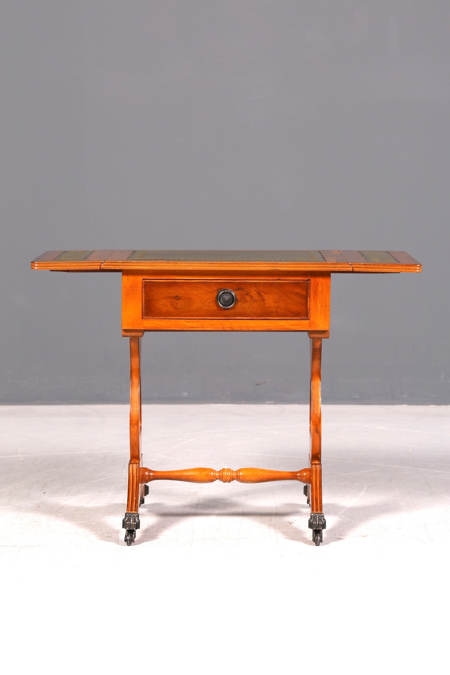 Edler Englischer Klapptisch Beistelltisch Eibe Echt Lederauflage Antik Ablagetisch Vintage Rolltisch Wohnzimmer