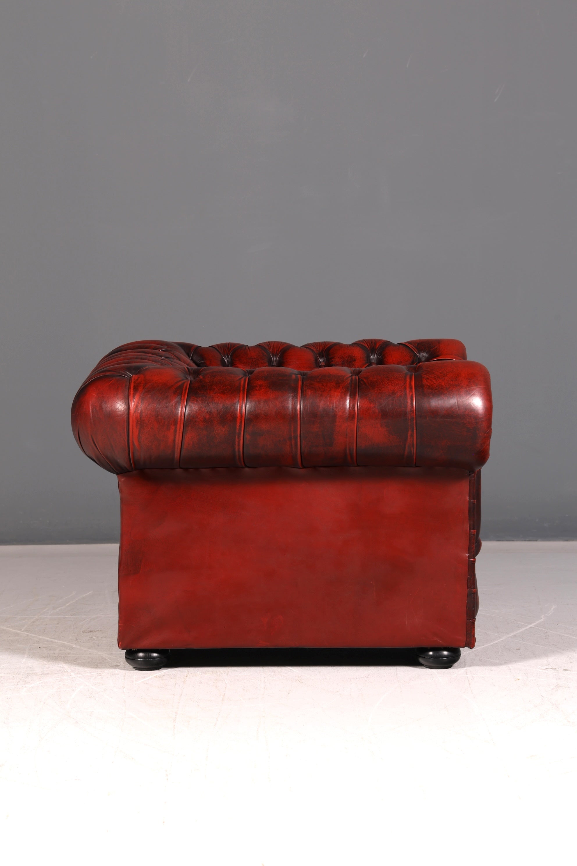 Stilvoller Original Chesterfield Sessel Oxblood Echtleder Englischer Armlehnsessel Herrensessel Antik Ledersessel