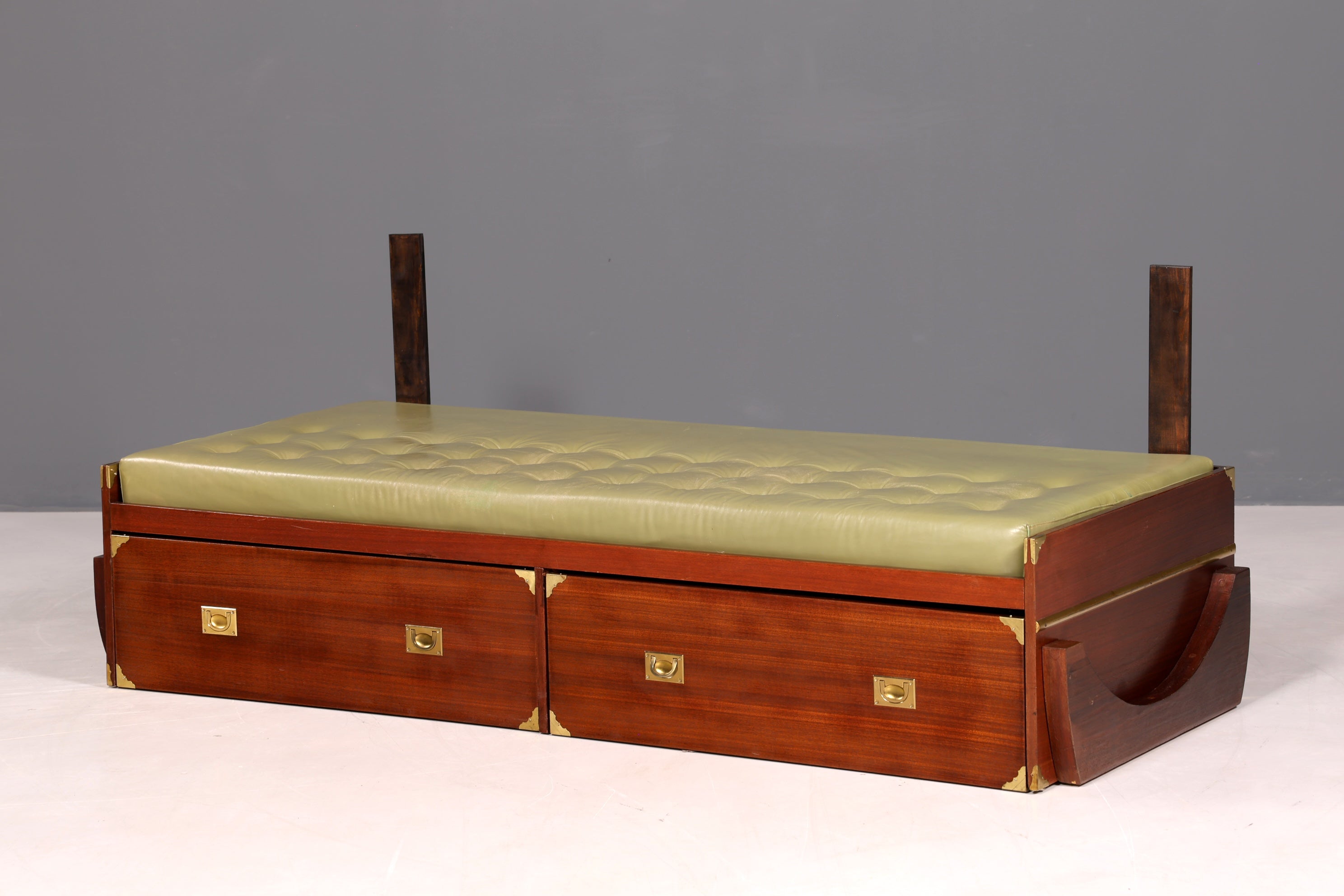 Seltenes Maritim Sofa Daybed Schlafcouch Englischer echt Leder Military Chest Bett Antik