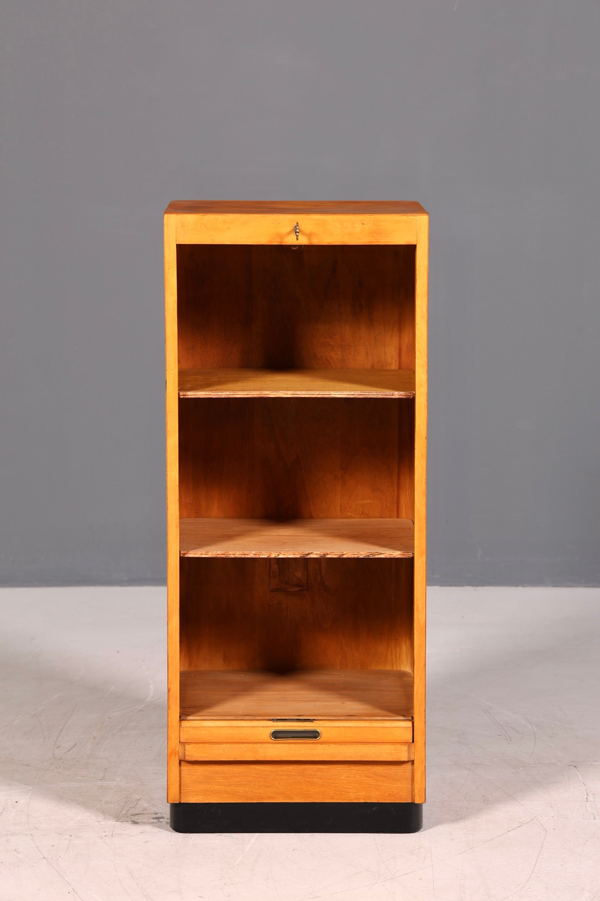 Wunderschöner Mid Century Rollladenschrank Bauhaus Aktenschrank Art Deco Büroschrank Apothekerschrank