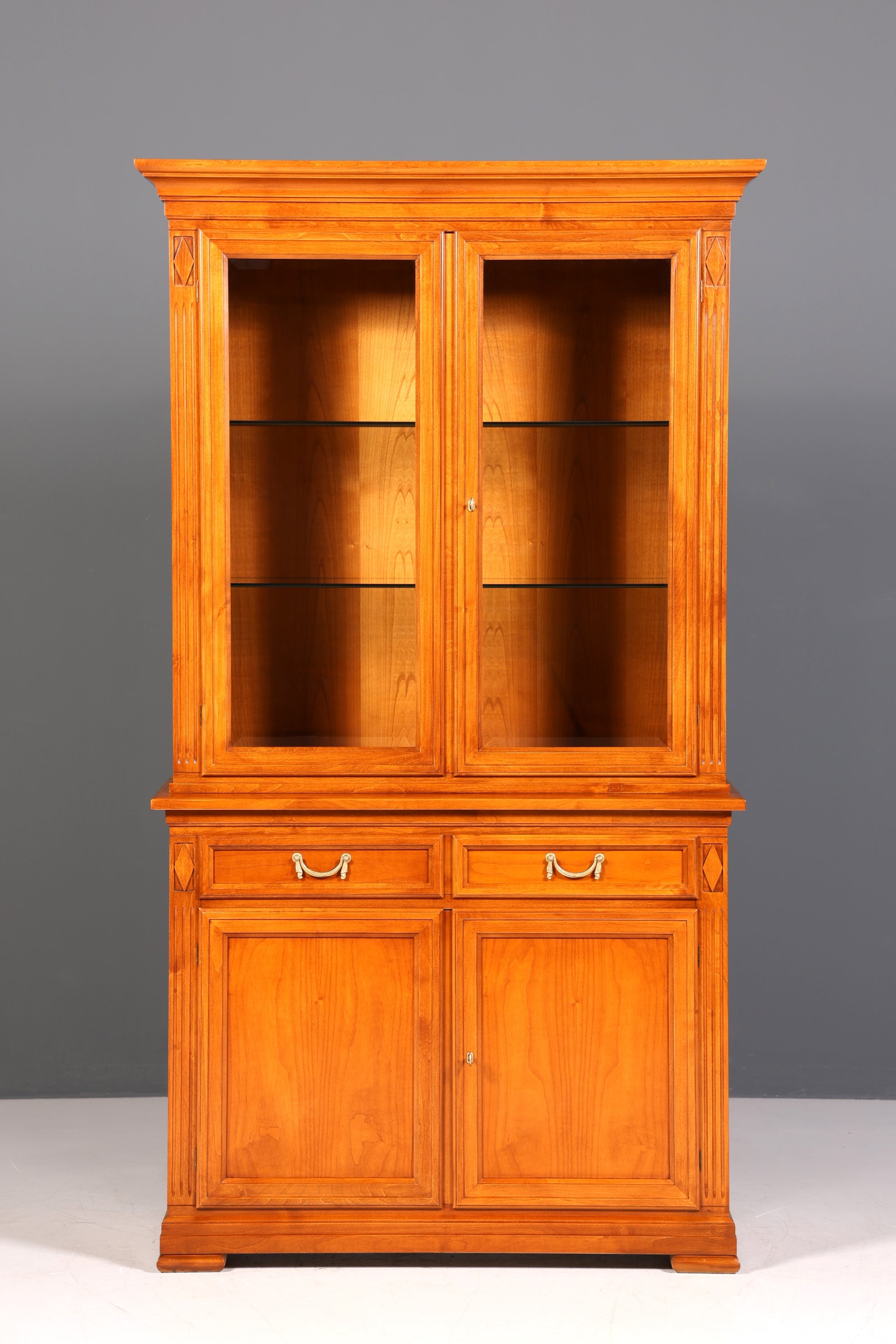 Traumhafte Original Selva Vitrine Antik Stil massiv Holz Buffet Villa Borghese Schrank Bibliothek Geschirrschrank