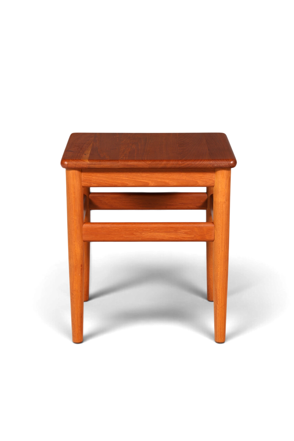 Hauptstadt Möblerei Mid-Century Beistelltisch aus Teakholz im dänischen Design mit quadratischer Platte