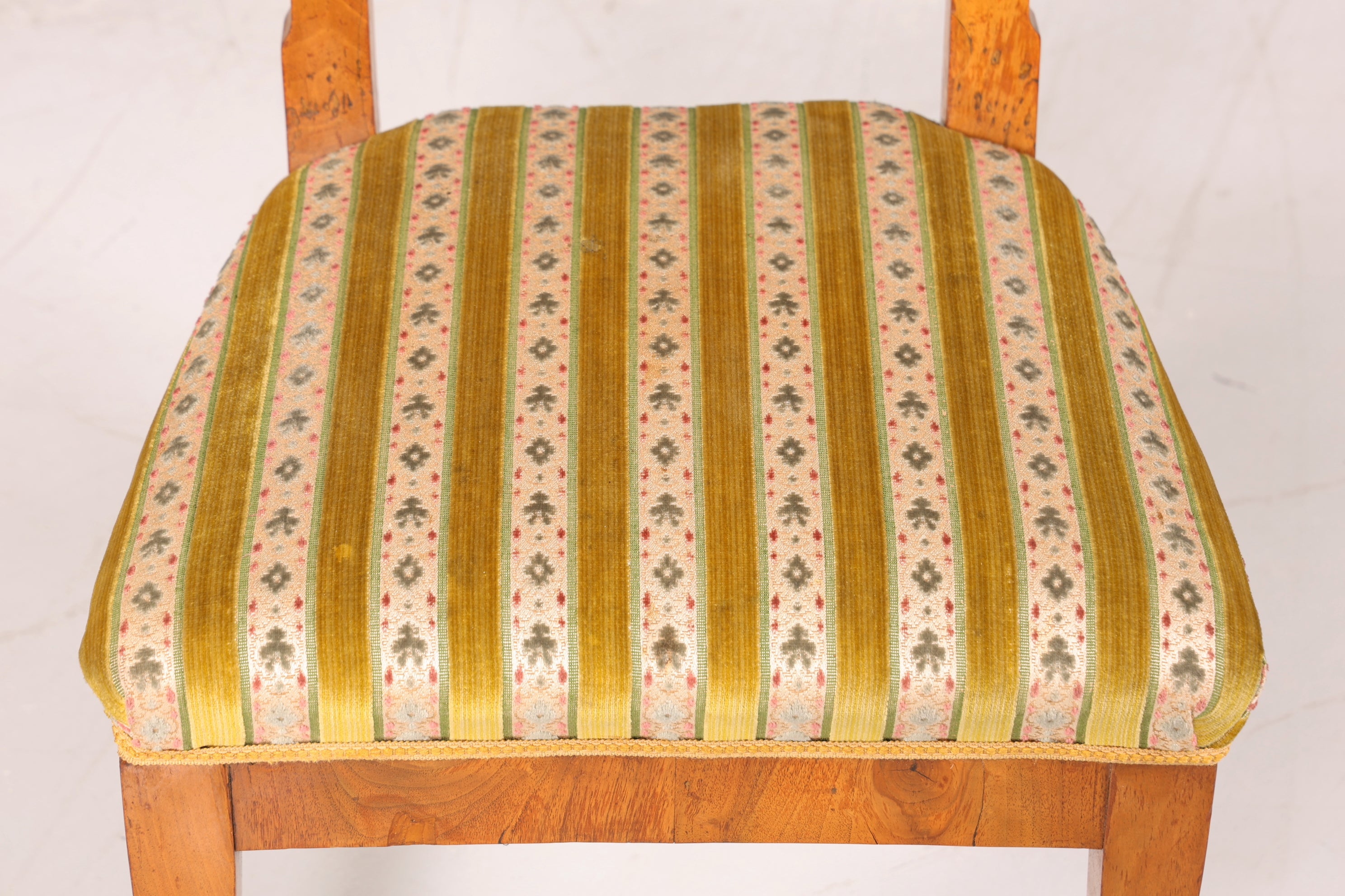 Traumhafter Biedermeier Stuhl Antik Küchenstuhl echt Holz Sekretär Stuhl Esszimmer Stuhl 1 von 2