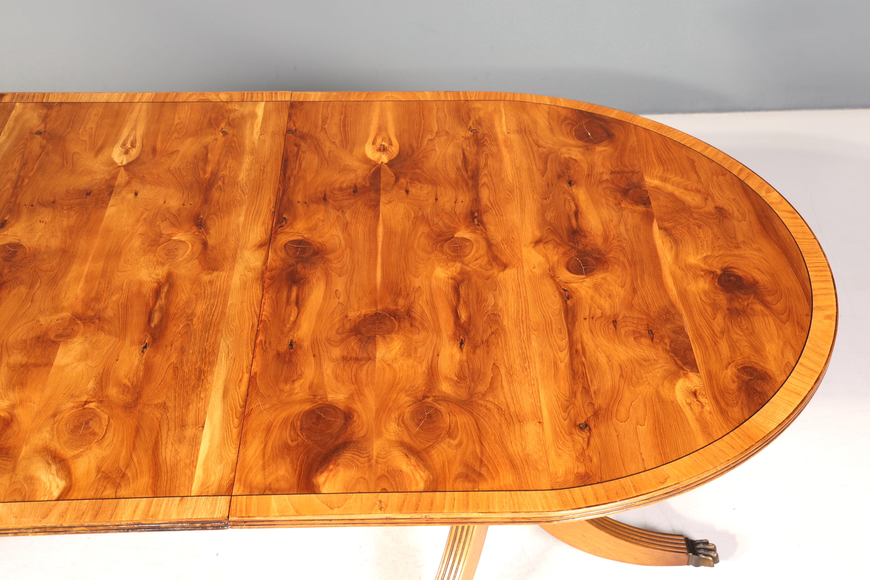 E830 Finish Wunderschöner Englischer Tisch ausziehbarer Esstisch Antik Stil 60s Küchentisch Eibe