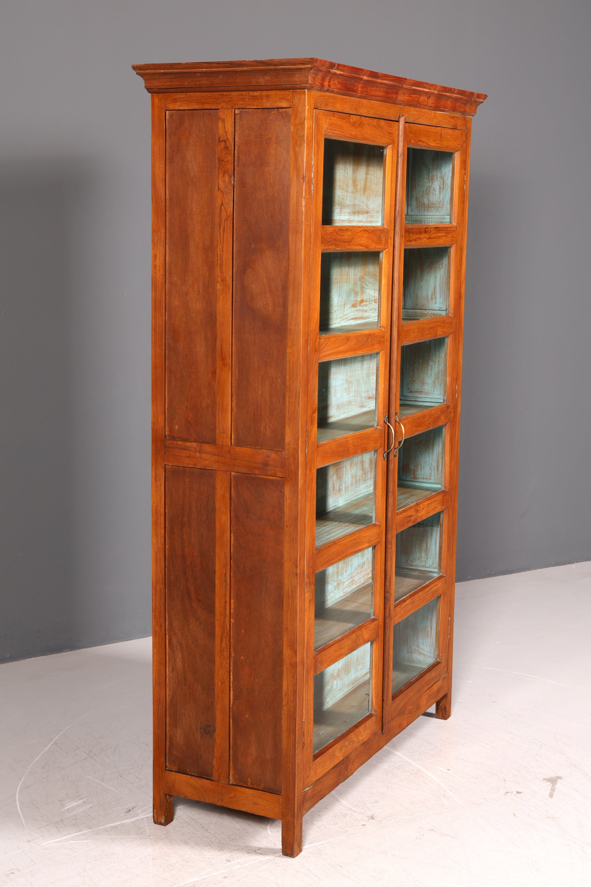 Wunderschöne Vitrine im Kolonial Stil Schrank Bücherregal Landhaus Stil Englisch Geschirrschrank Glasvitrine Echt Holz Vintage