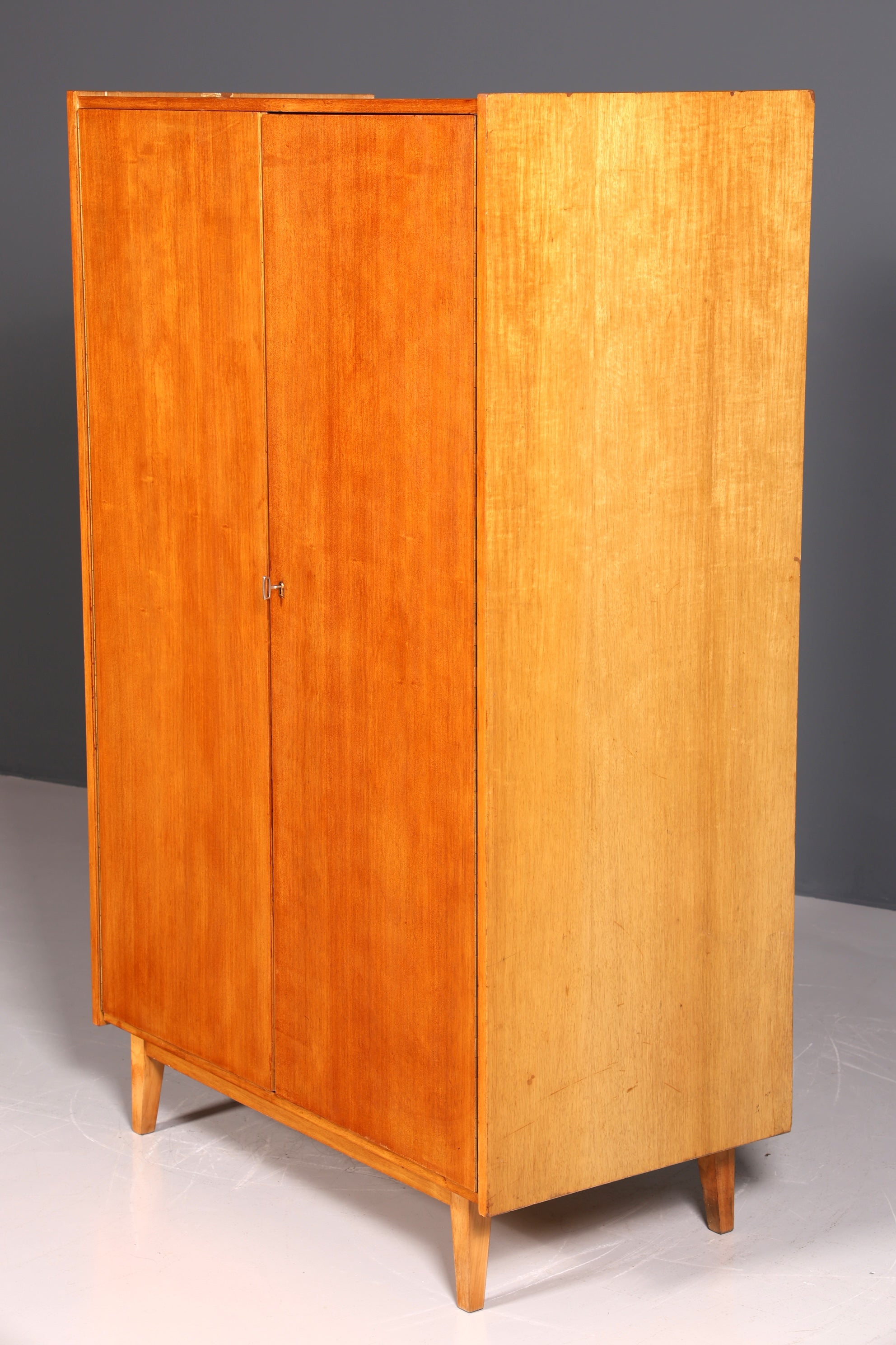 Traumhafter Mid Century Kleiderschrank Vintage Schrank Retro Wäscheschrank Dielenschrank