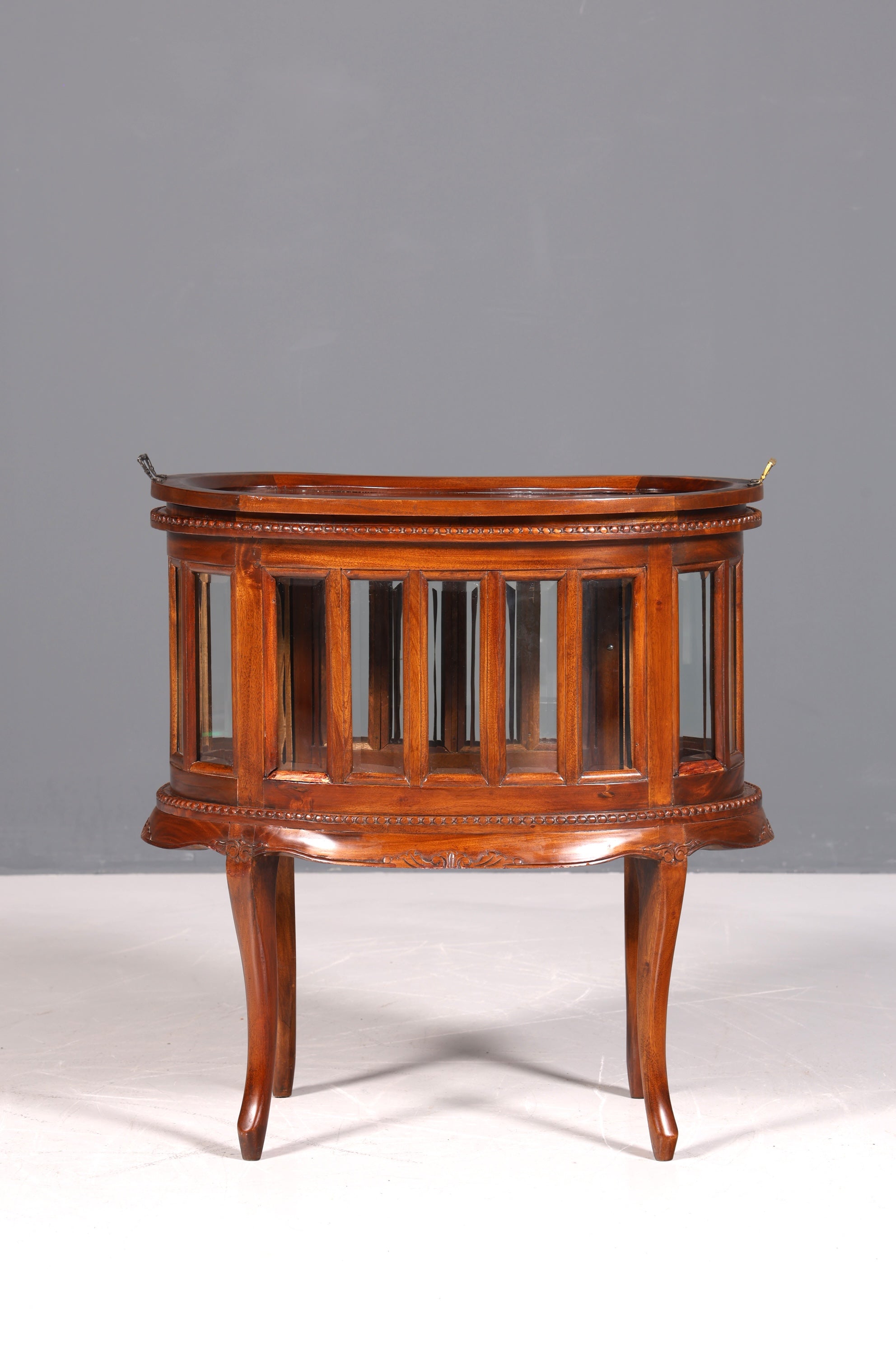 Wunderschöner filigraner Chippendale Barschrank echt Holz Teeschrank im Jugendstil Vitrine