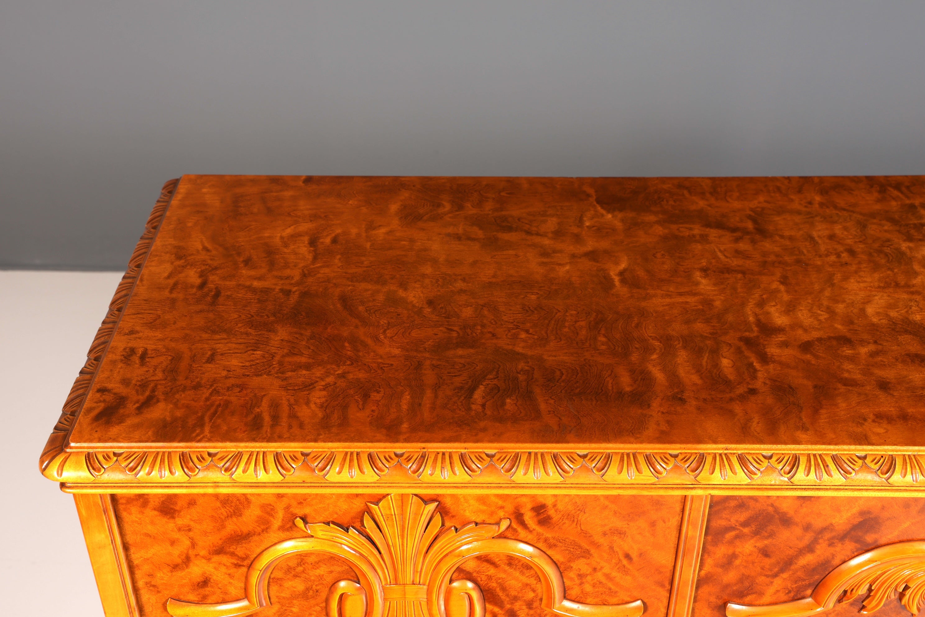 Traumhaftes Chippendale Schrank Barock Stil Highboard Antik 50s 60s Kommode