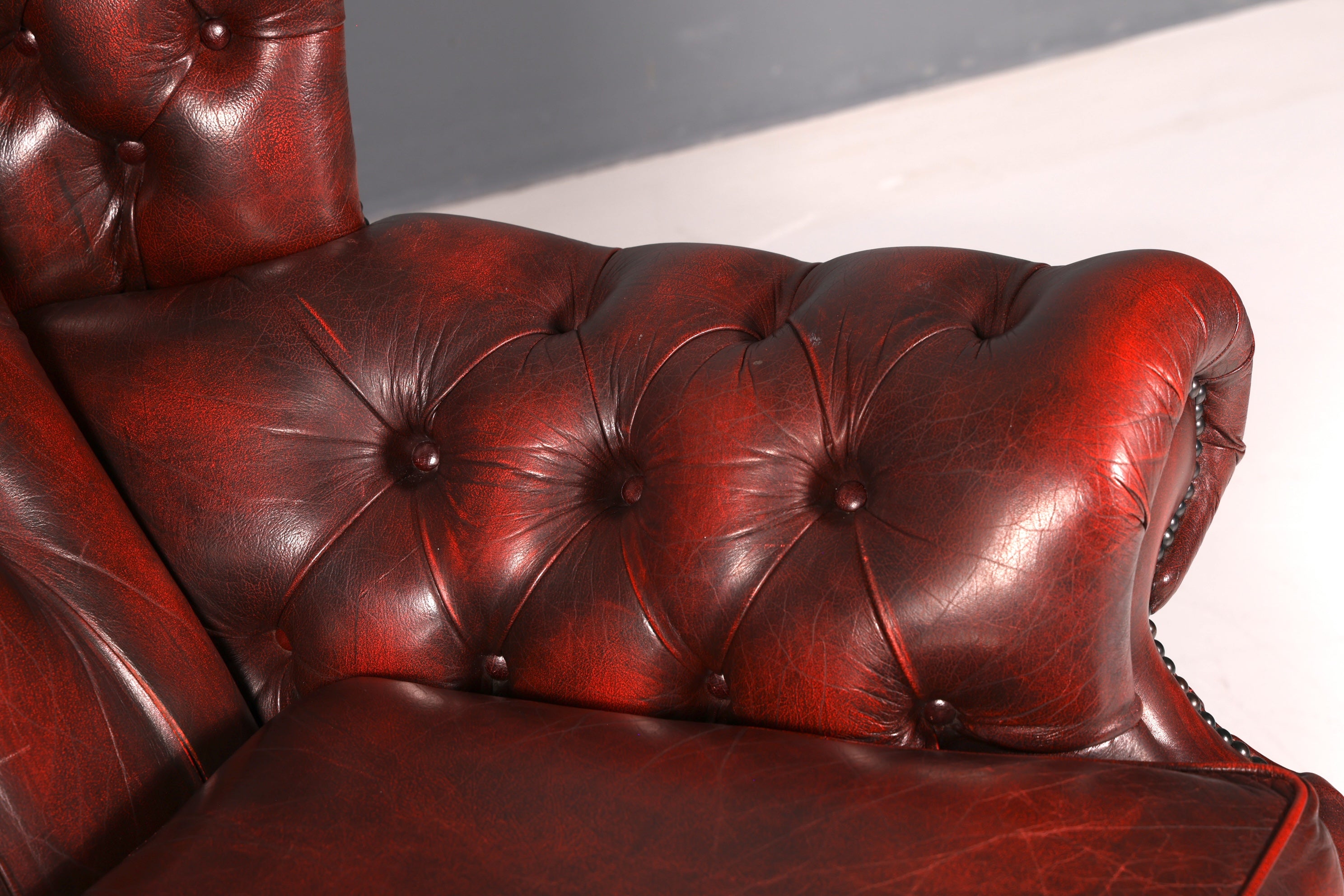 Original Chesterfield Ohrenbackensessel Englisch Leder Herrensessel UK Armlehnsessel Wingback