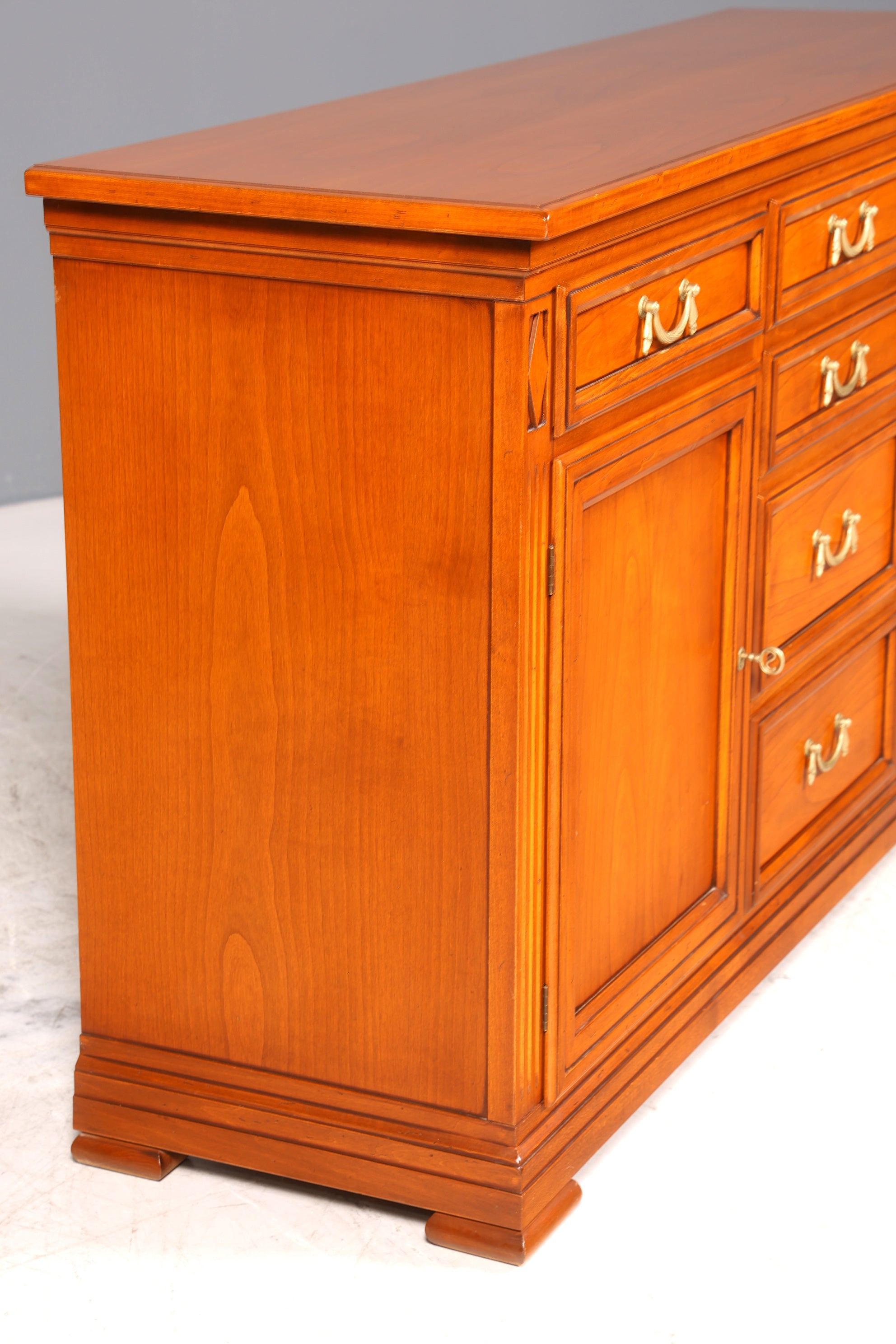 Stilvolles Original Selva Sideboard Antik Stil Villa Borghese Schrank Kommode Buffet Anrichte