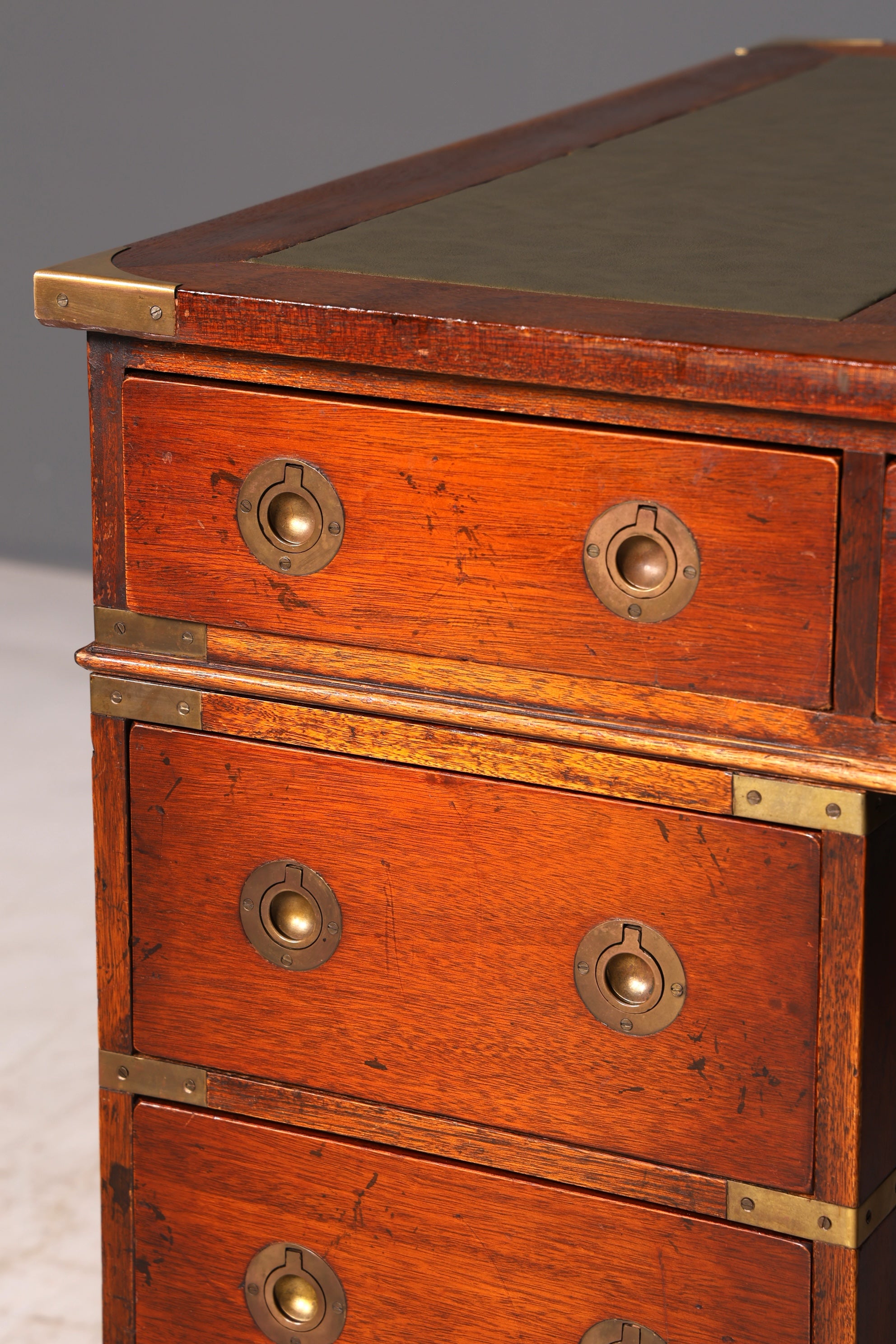Edler Maritimer Schreibtisch Englischer Military Chest Bürotisch Office Table