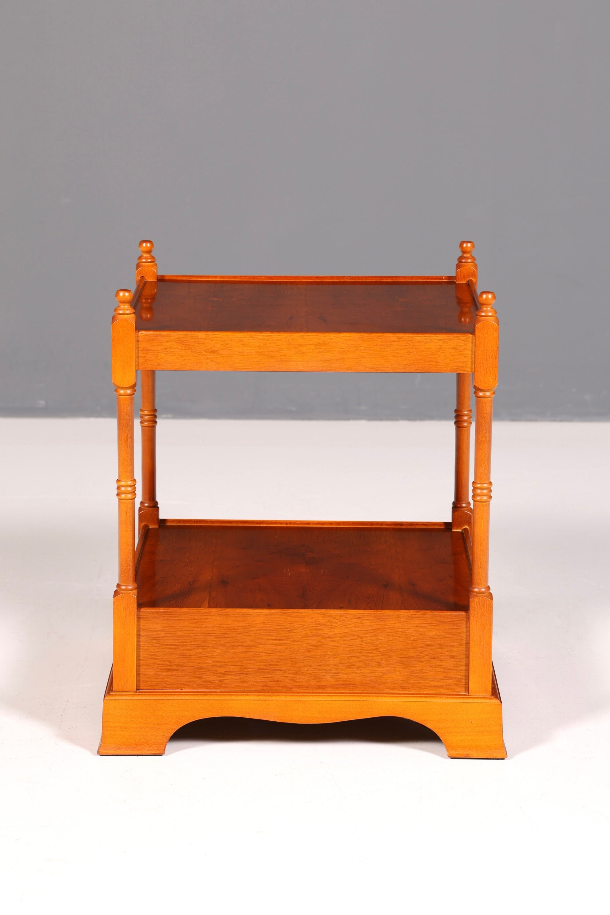 Traumhafter Englischer Antik Couchtisch Beistelltisch Regency Stil Ablagetisch Massivholz